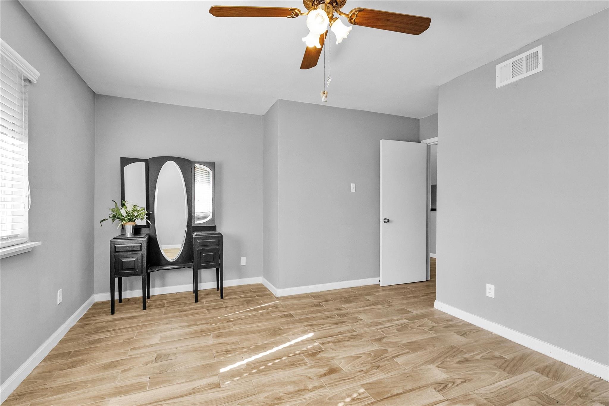 12243 Glenview Drive