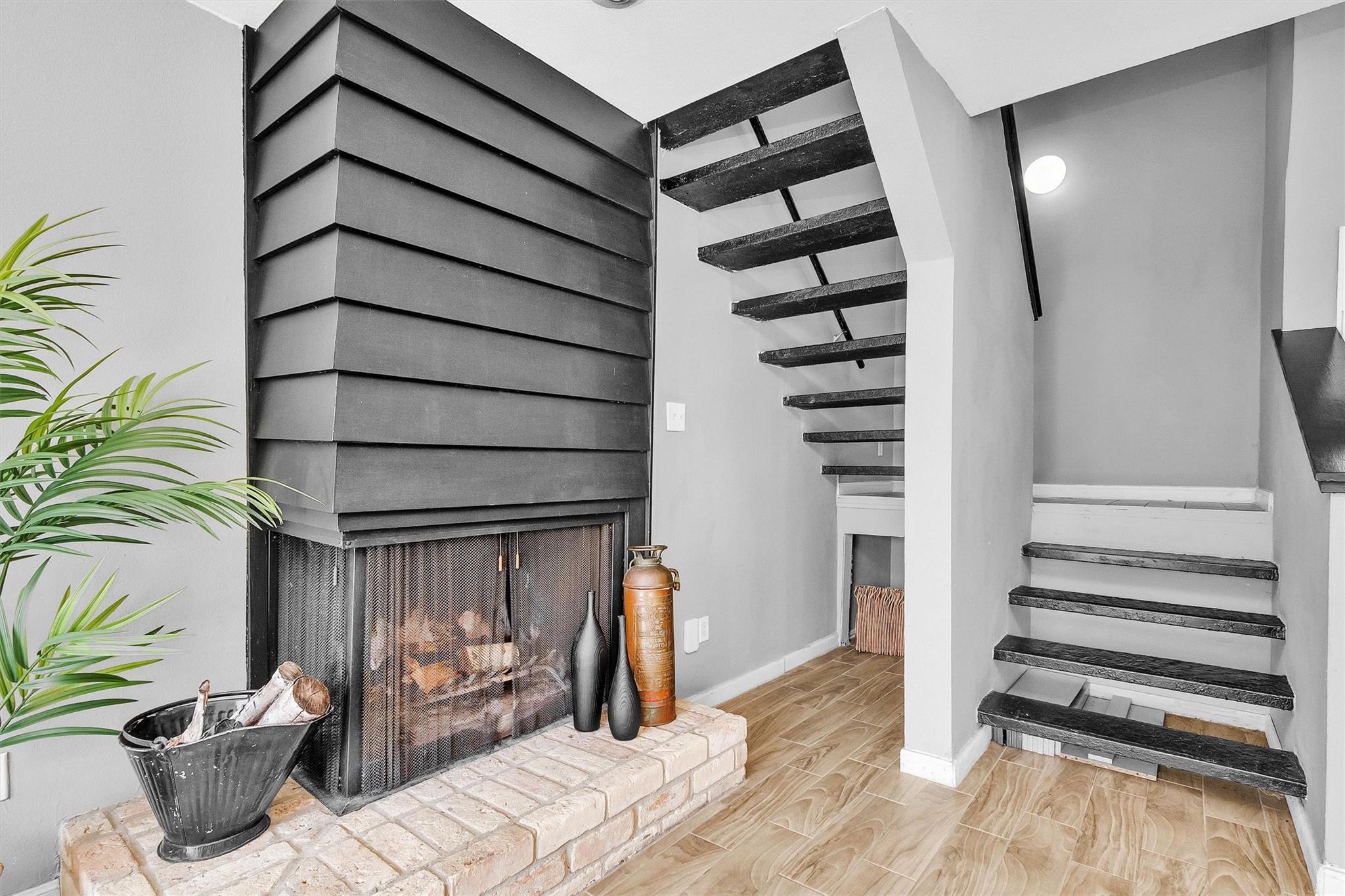 12243 Glenview Drive