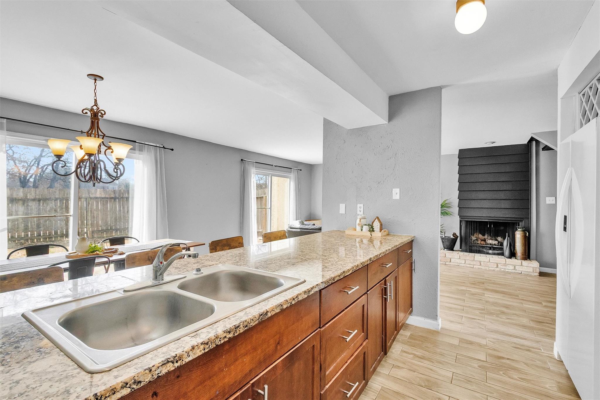 12243 Glenview Drive
