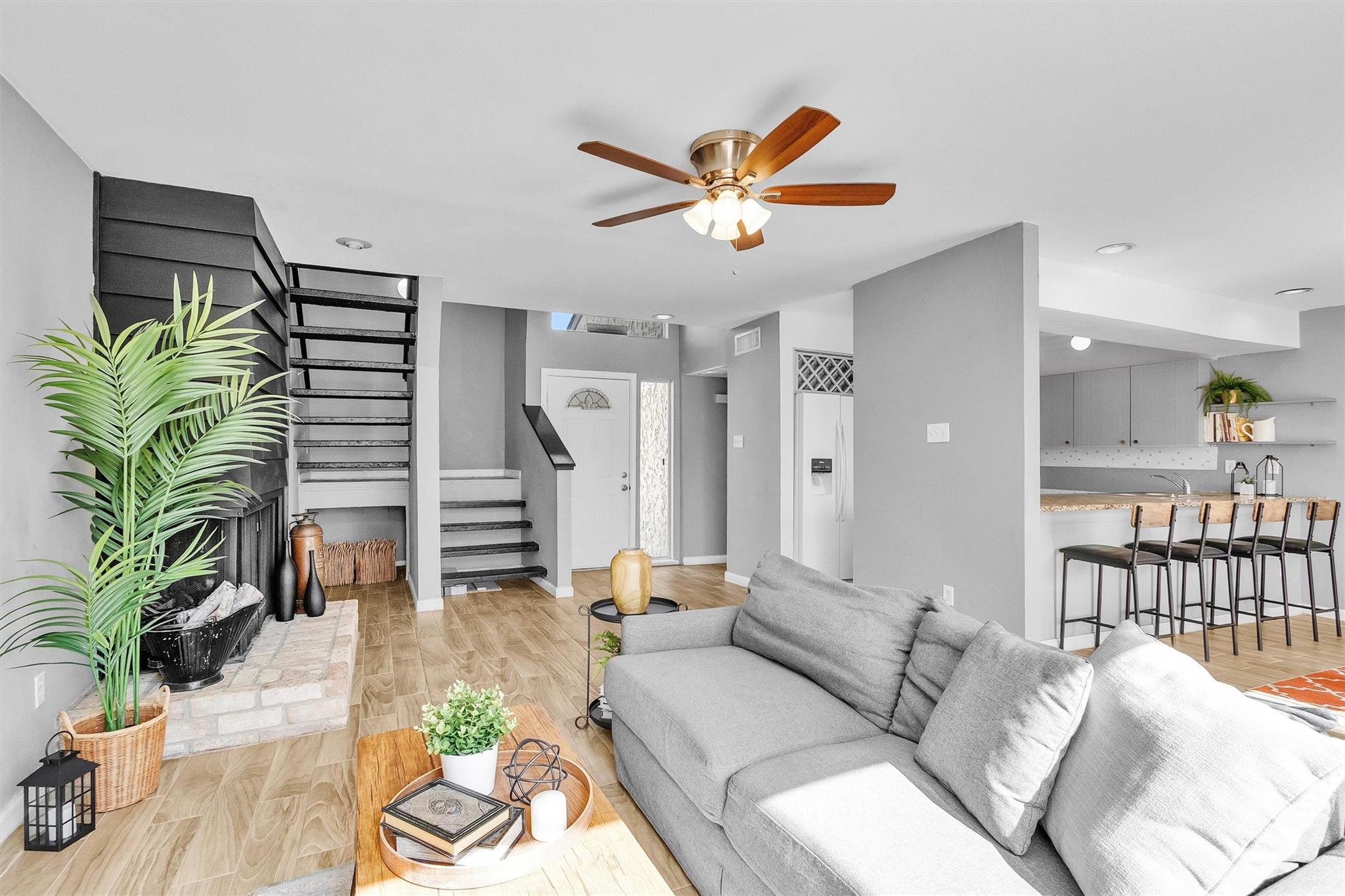 12243 Glenview Drive