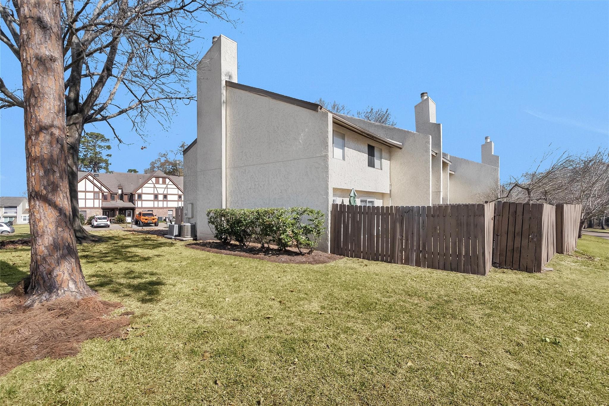 12243 Glenview Drive