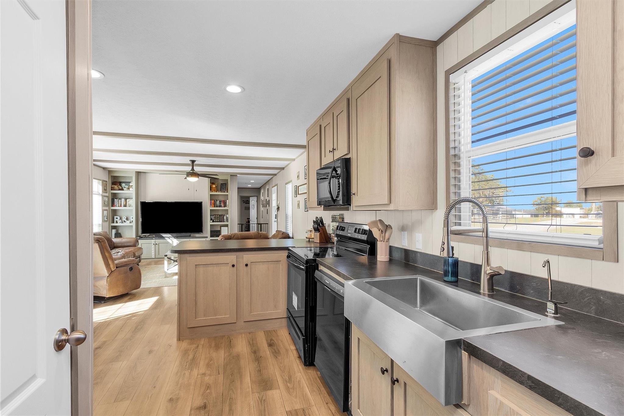 622 Lake Shore Drive