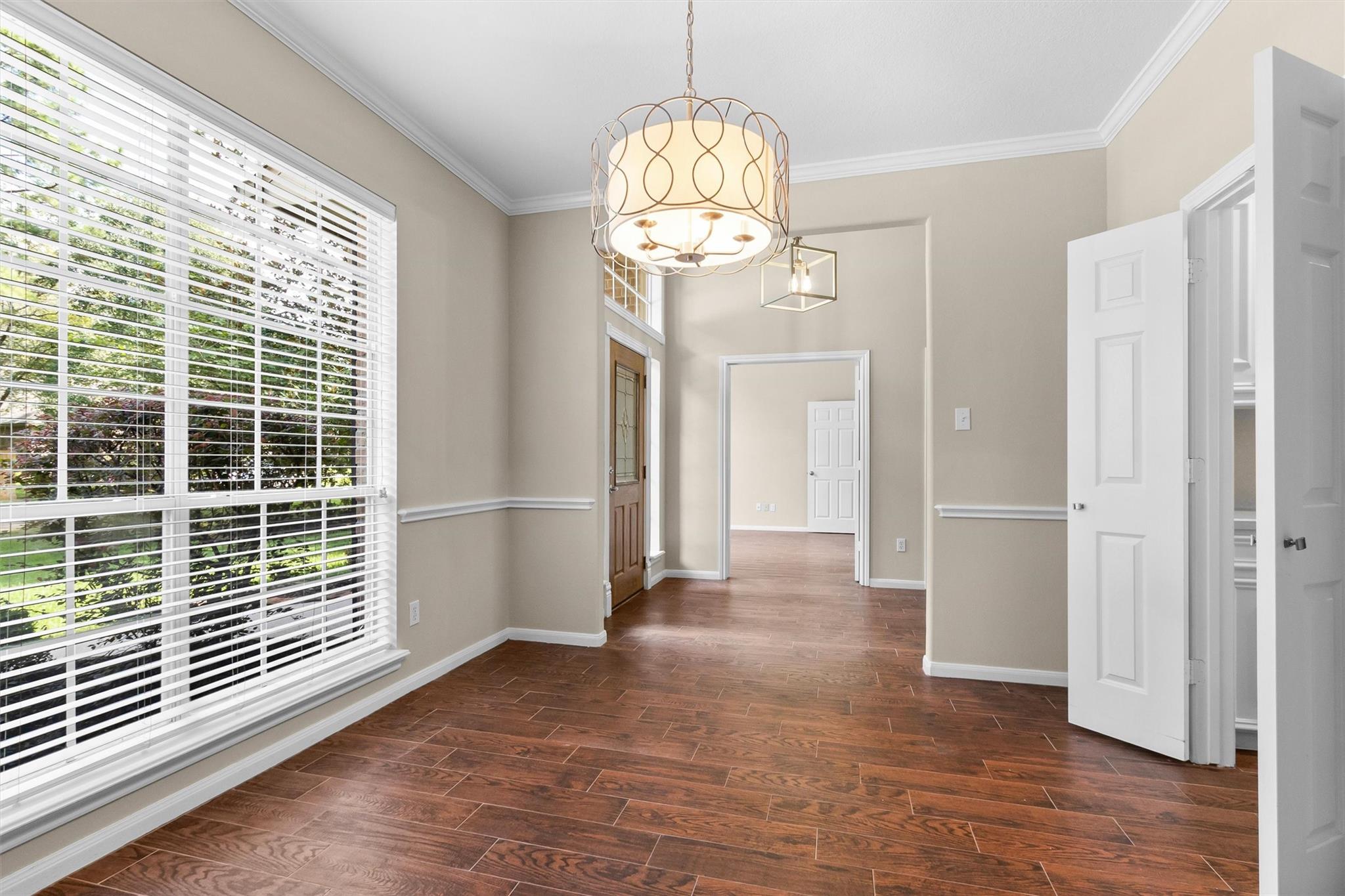 712 Forest Lane Drive