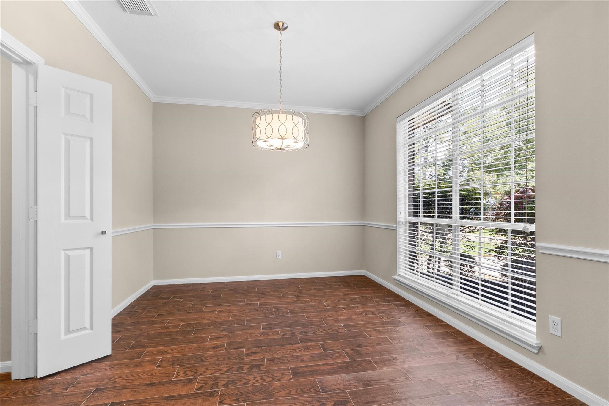 712 Forest Lane Drive
