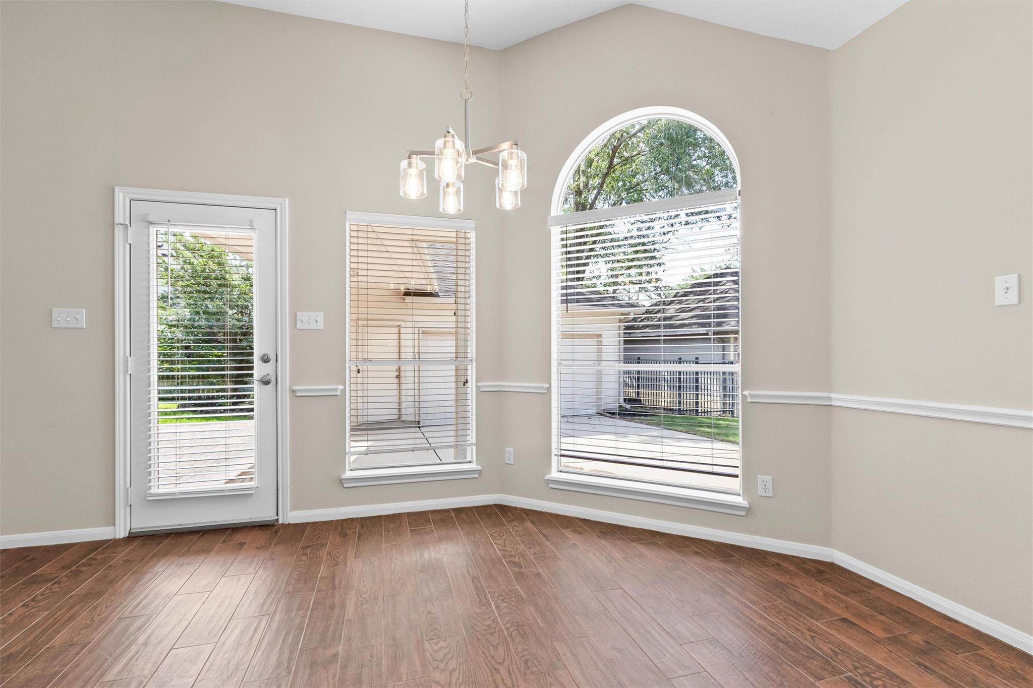 712 Forest Lane Drive