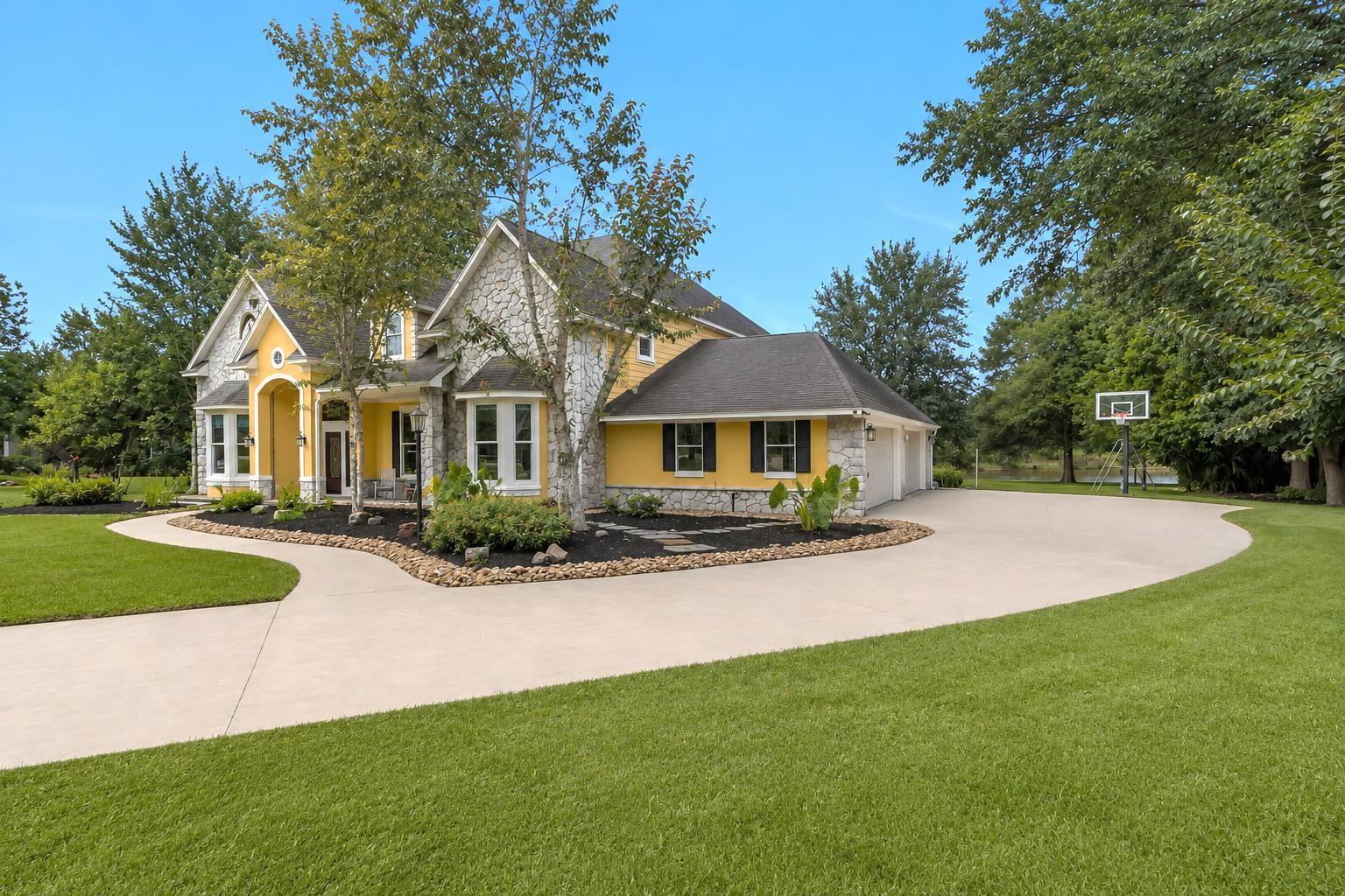 9726 Crestwater Circle