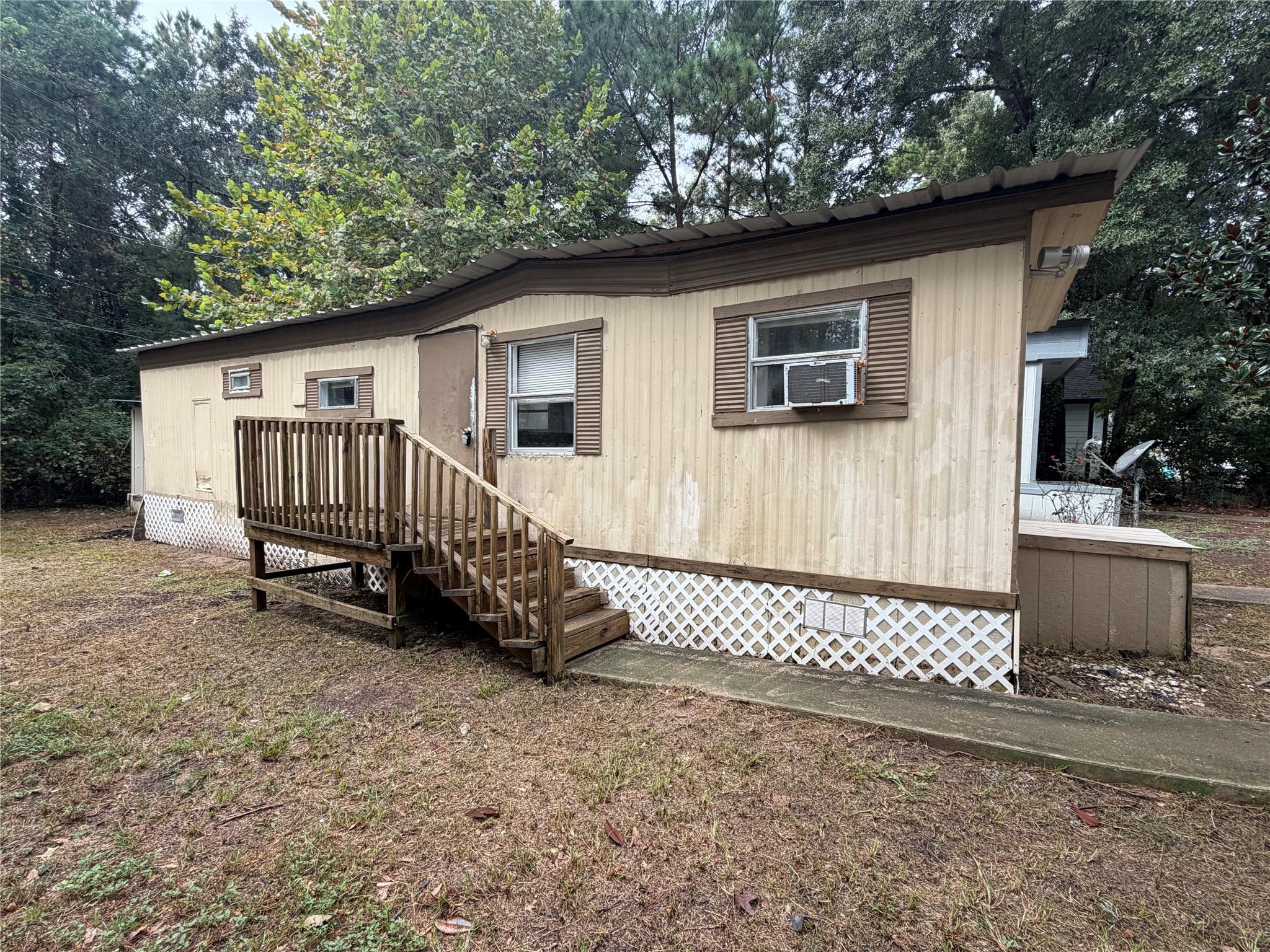 914 Queenswood
