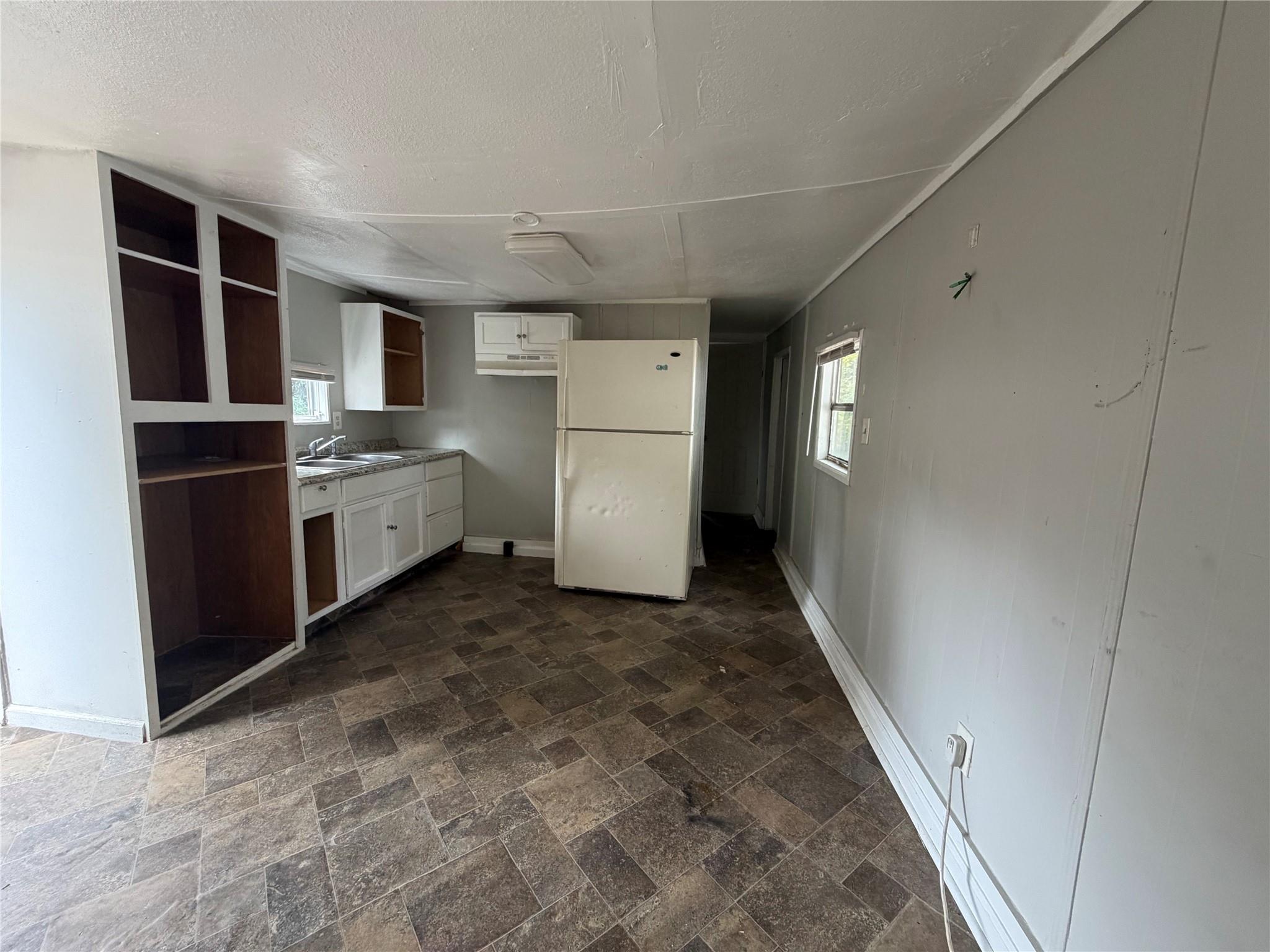 914 Queenswood