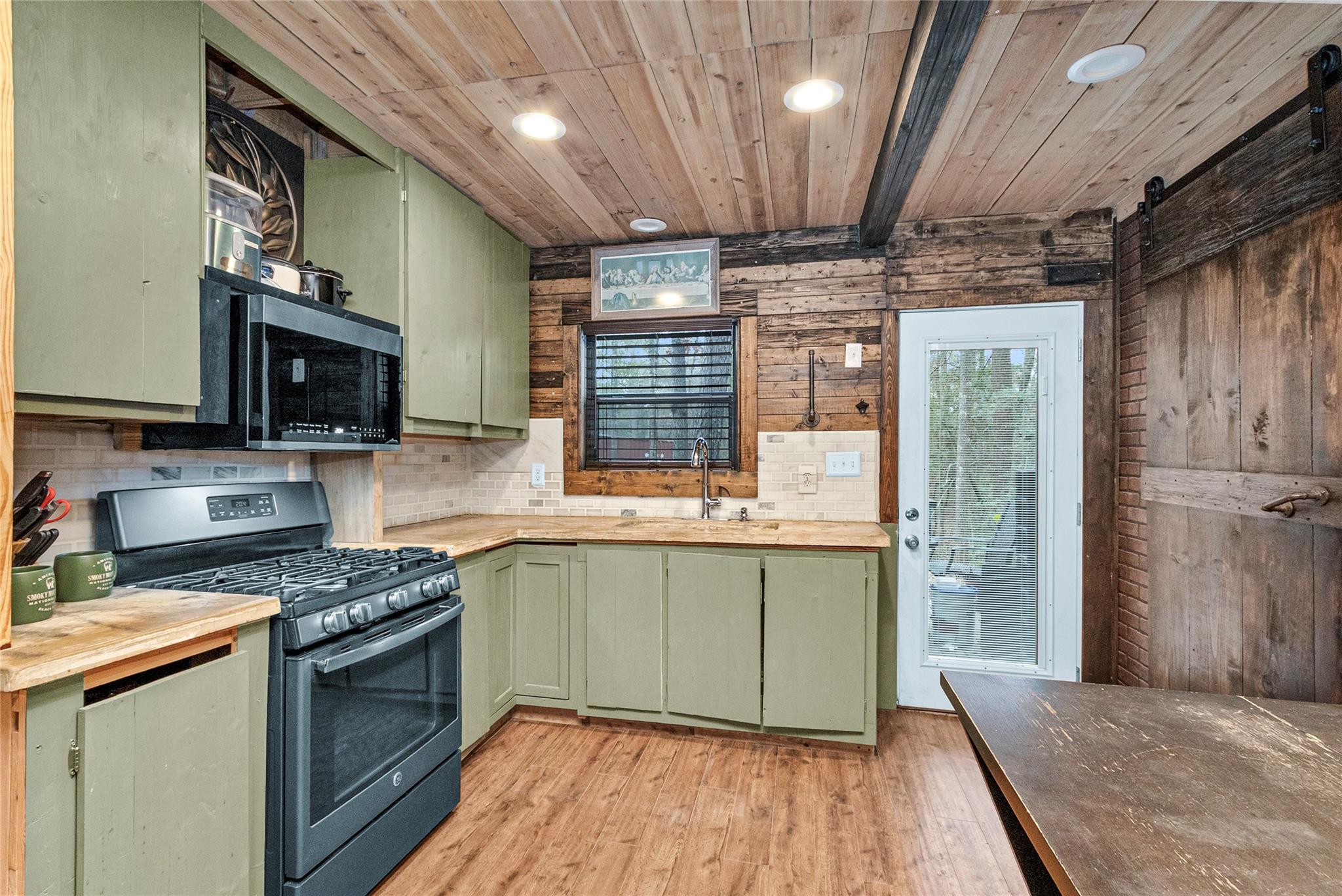 7261 Forest Hills Drive