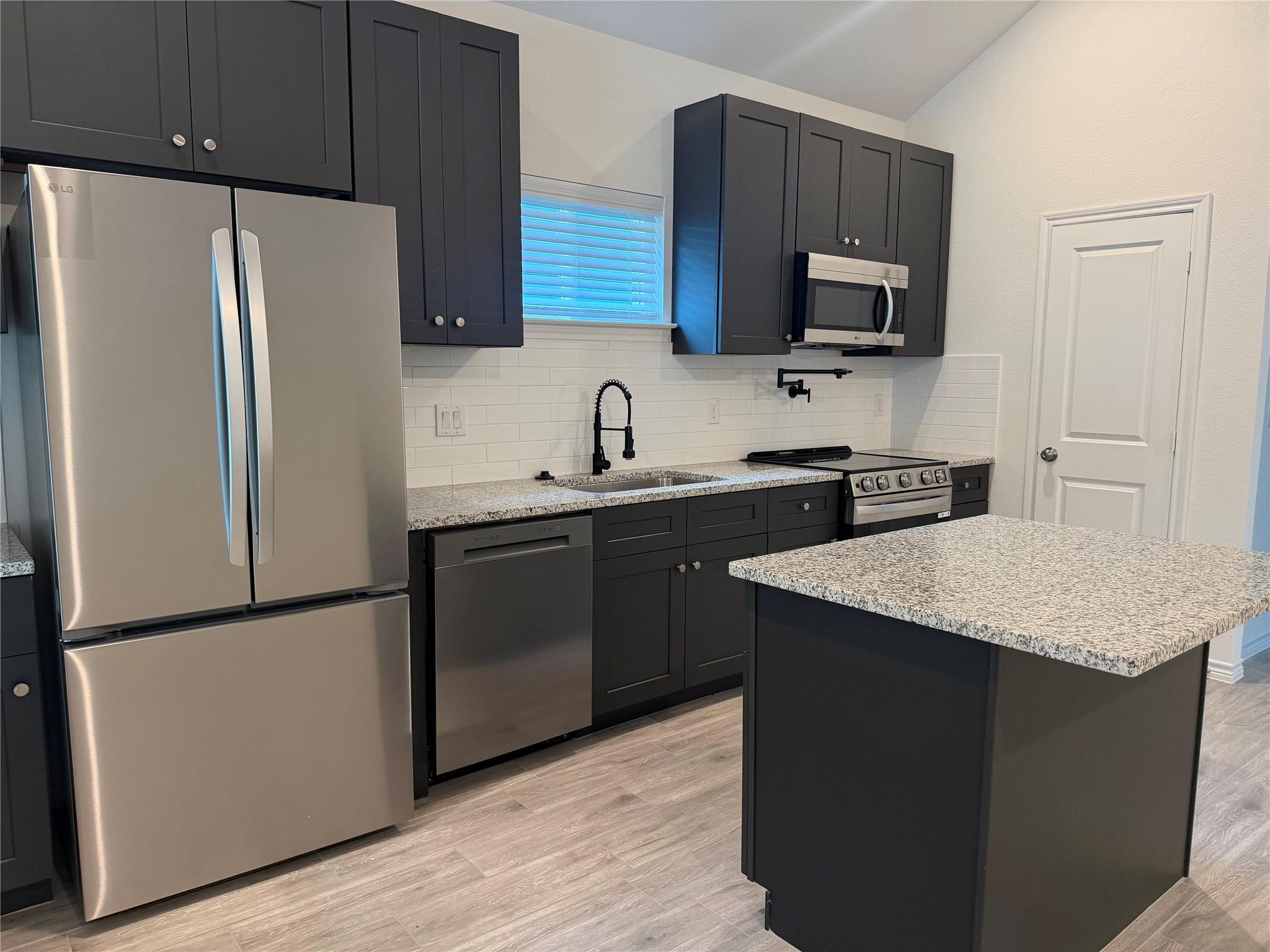 16980 Kempwood