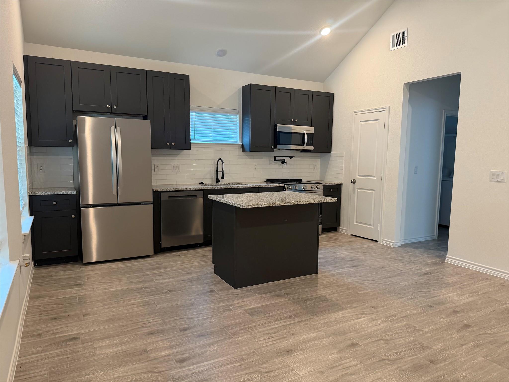 16980 Kempwood