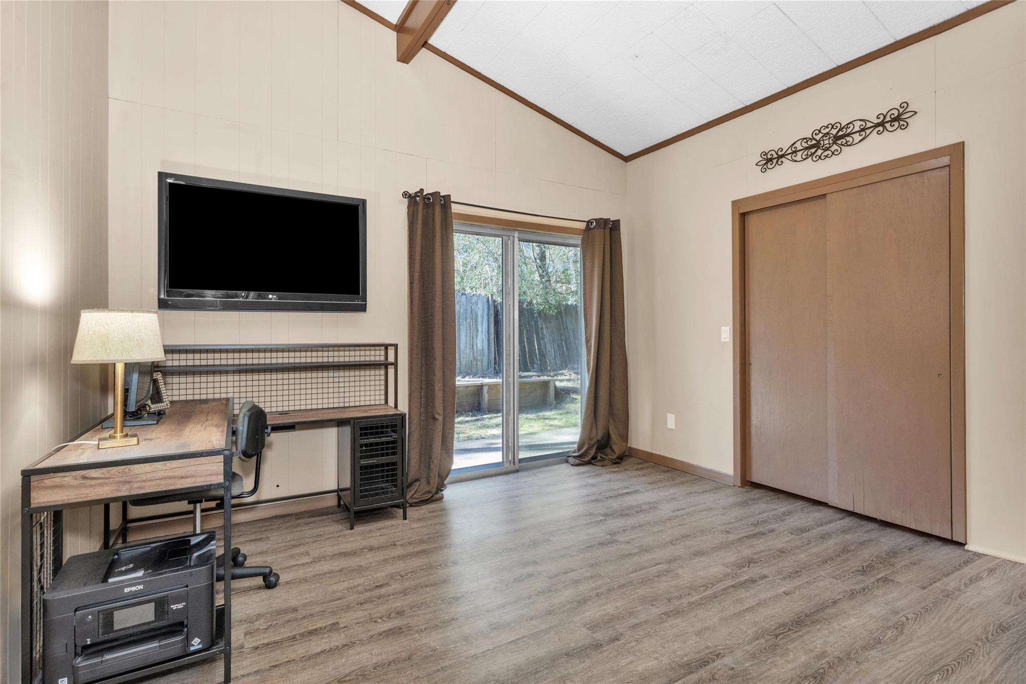 5721 Cessna Drive