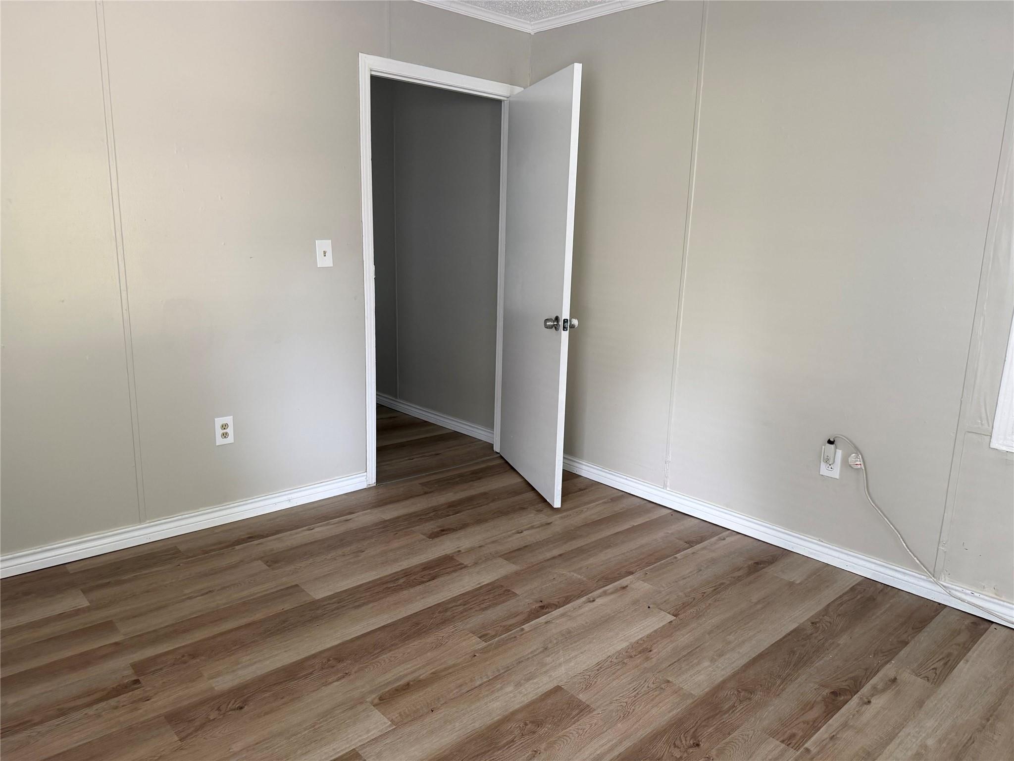910 Queenswood