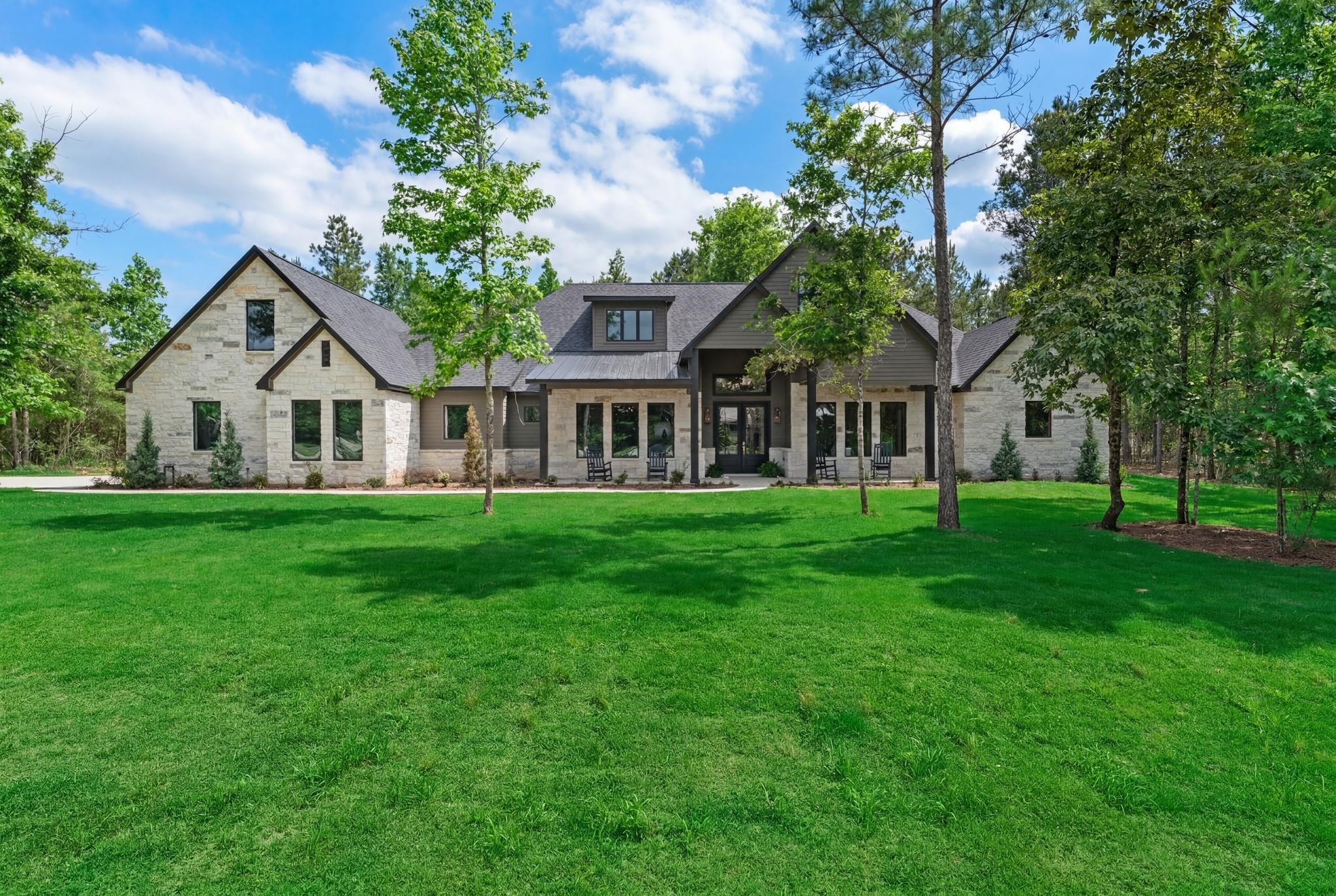 7002 Bowie Court