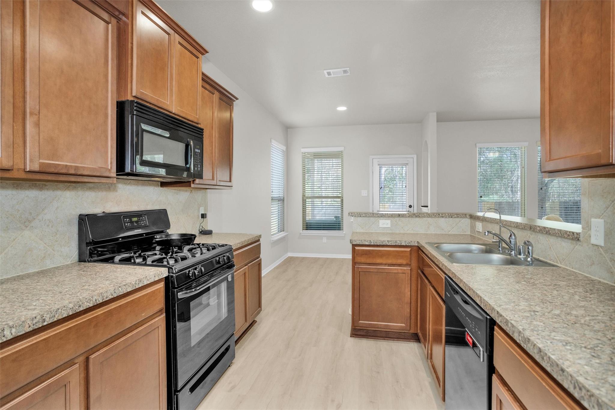 9587 E Woodmark