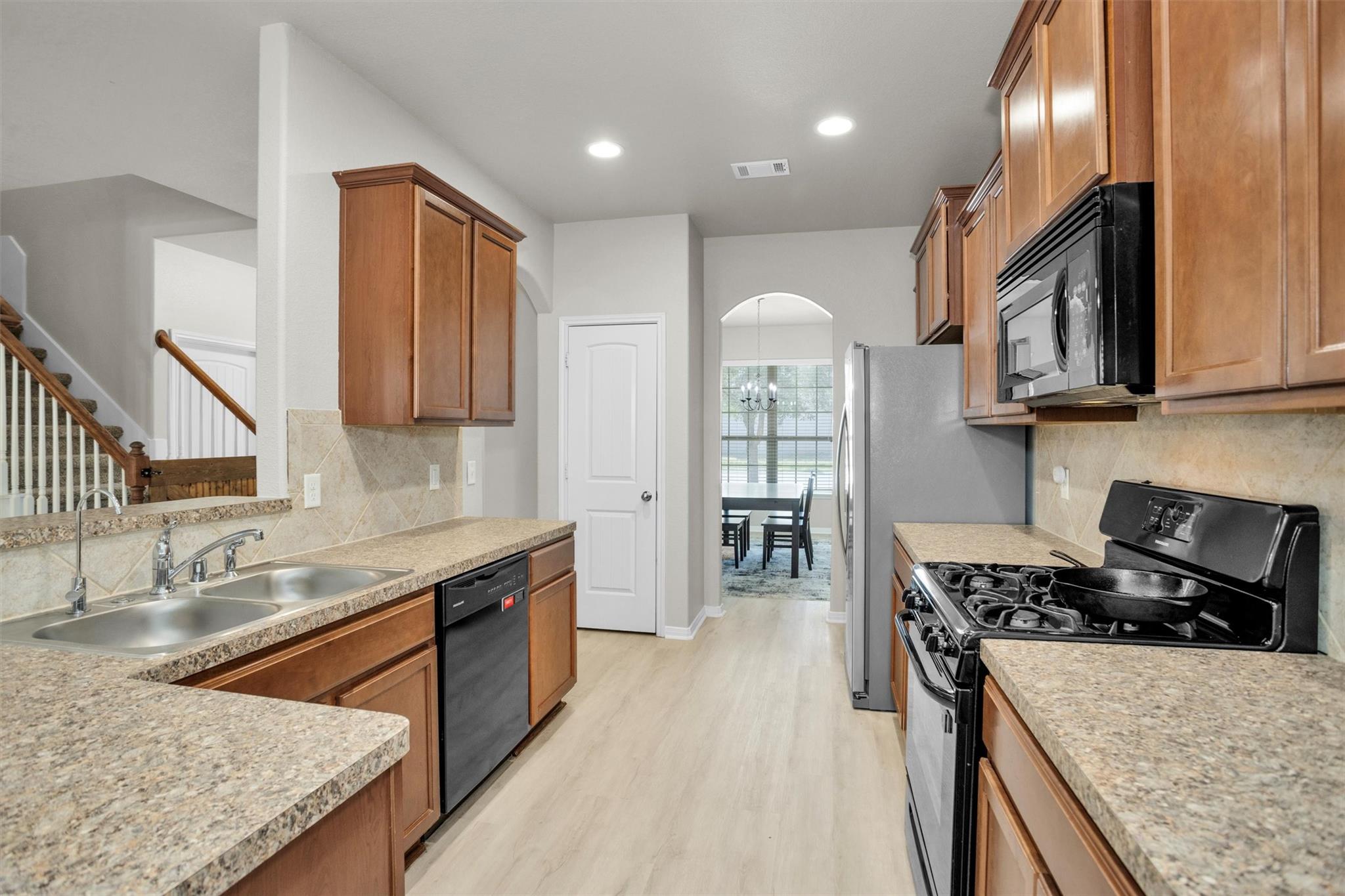 9587 E Woodmark
