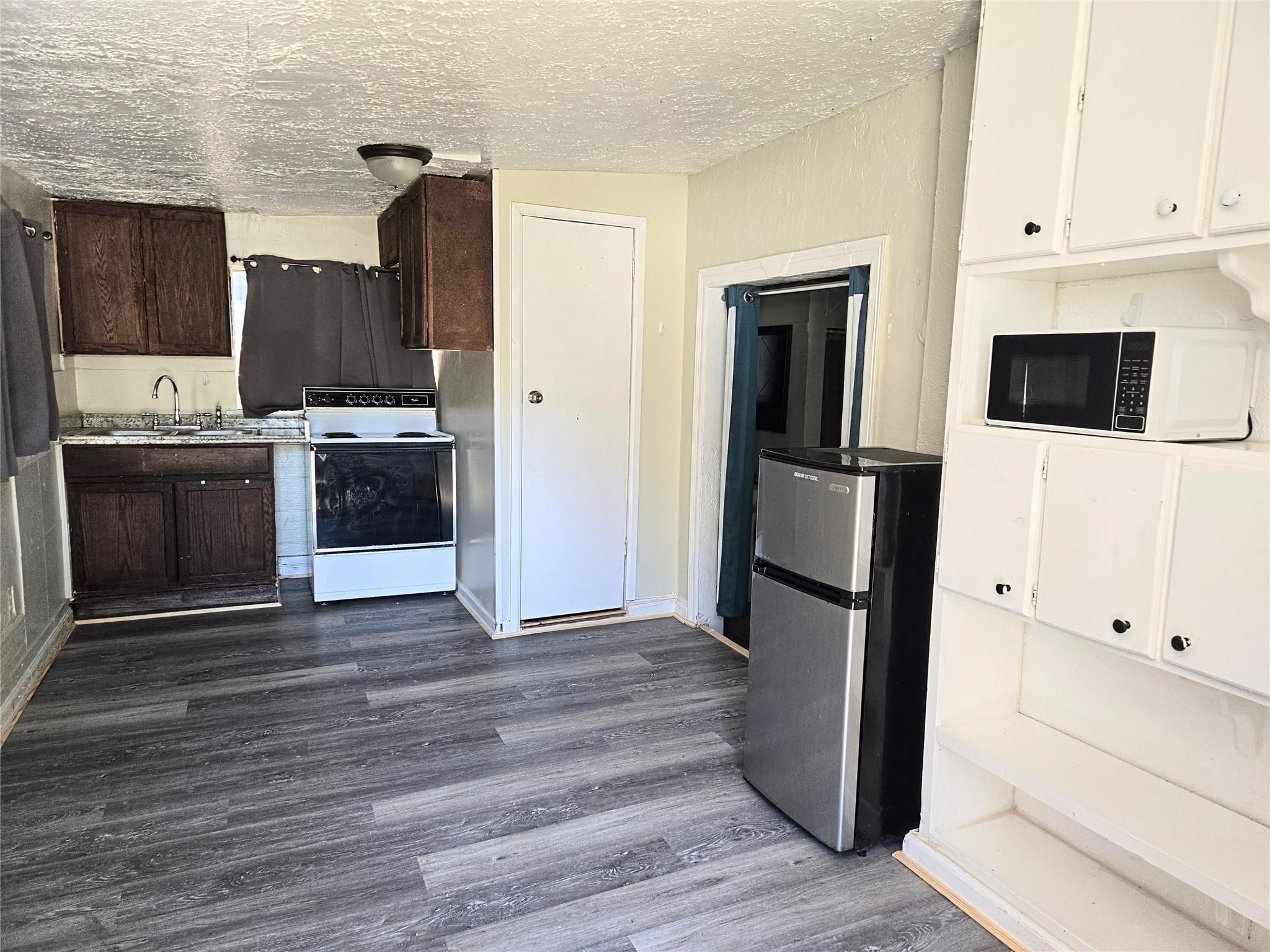 16701 Meadowcroft
