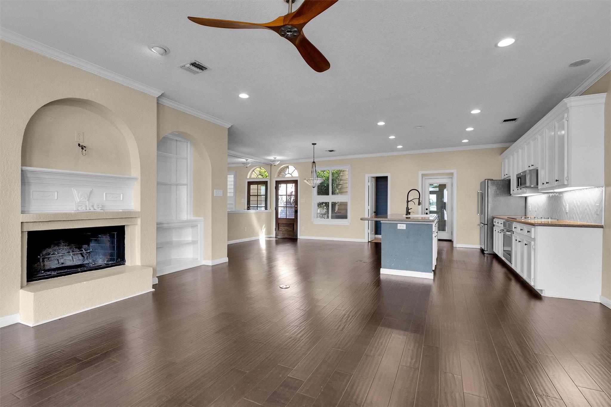 1130 Lake View Drive