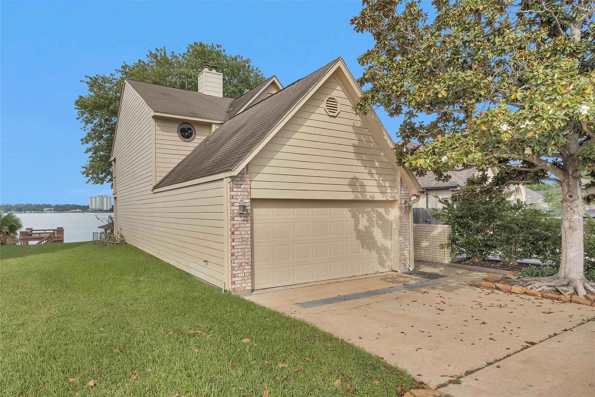1130 Lake View Drive