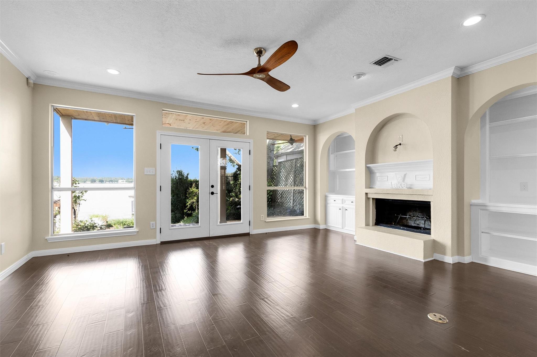 1130 Lake View Drive