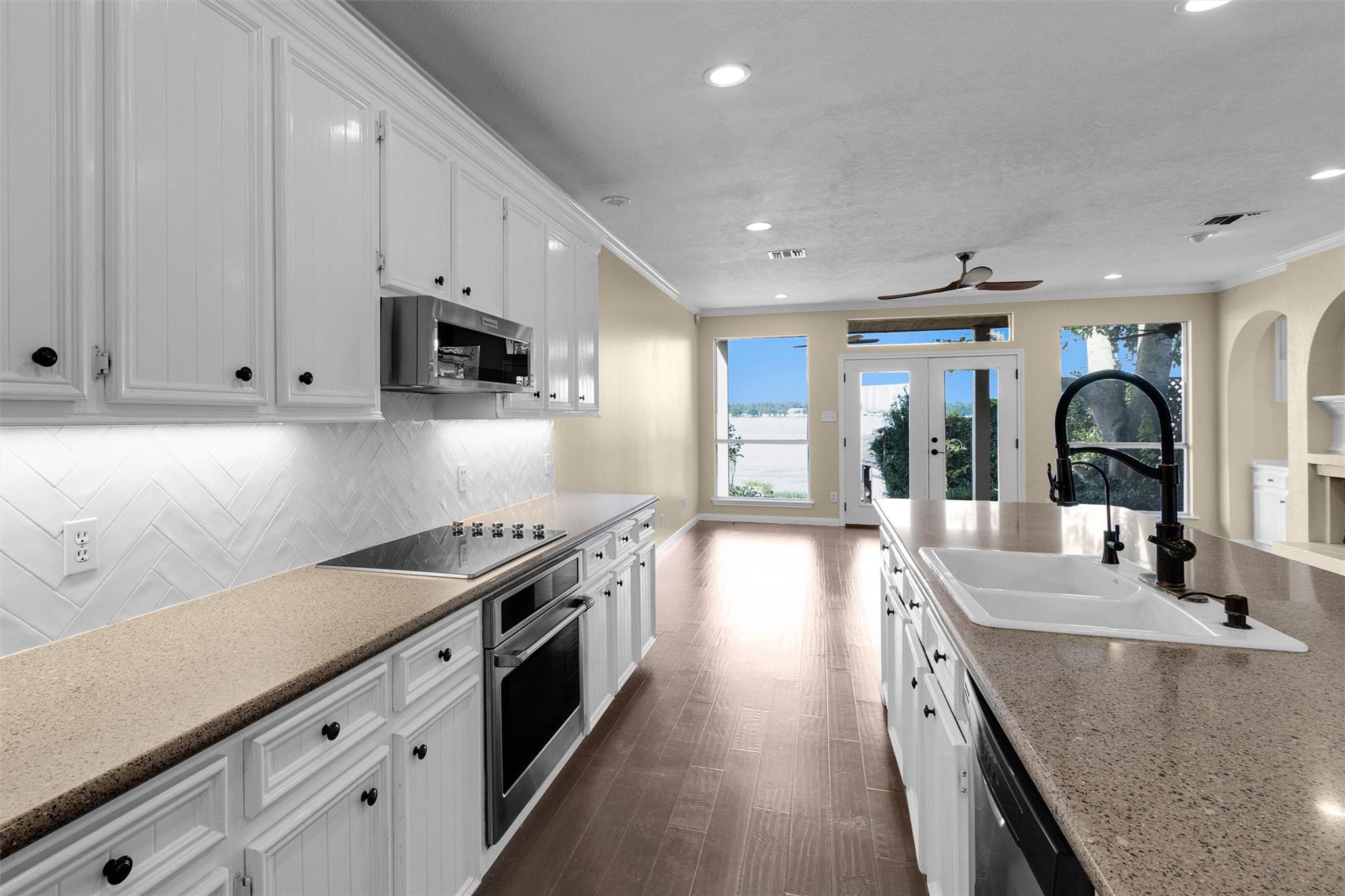 1130 Lake View Drive