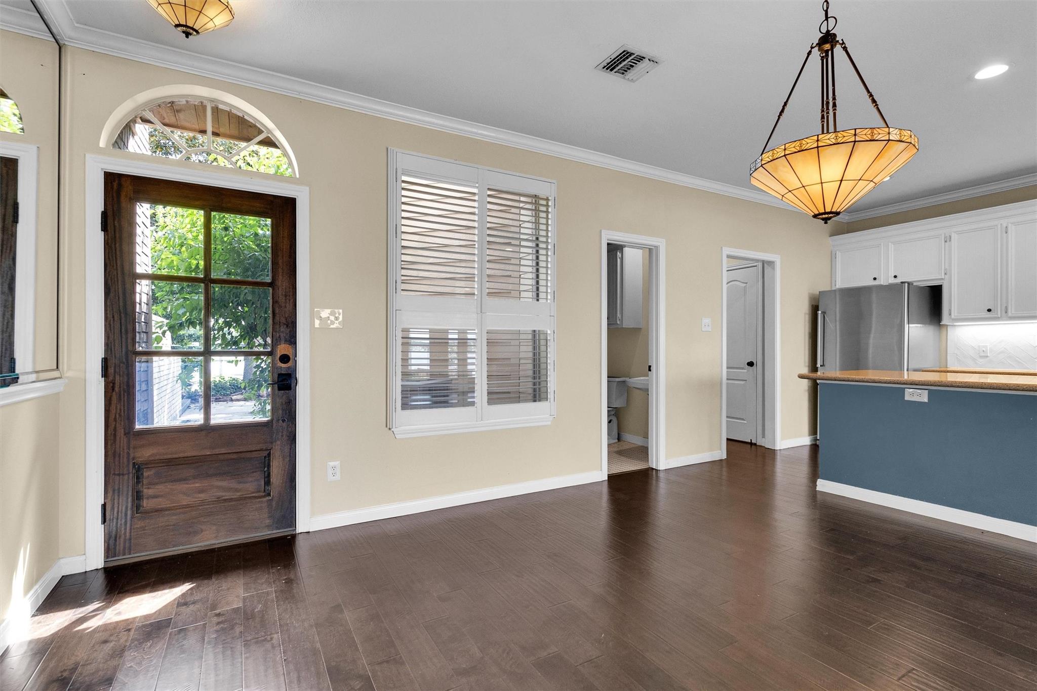1130 Lake View Drive