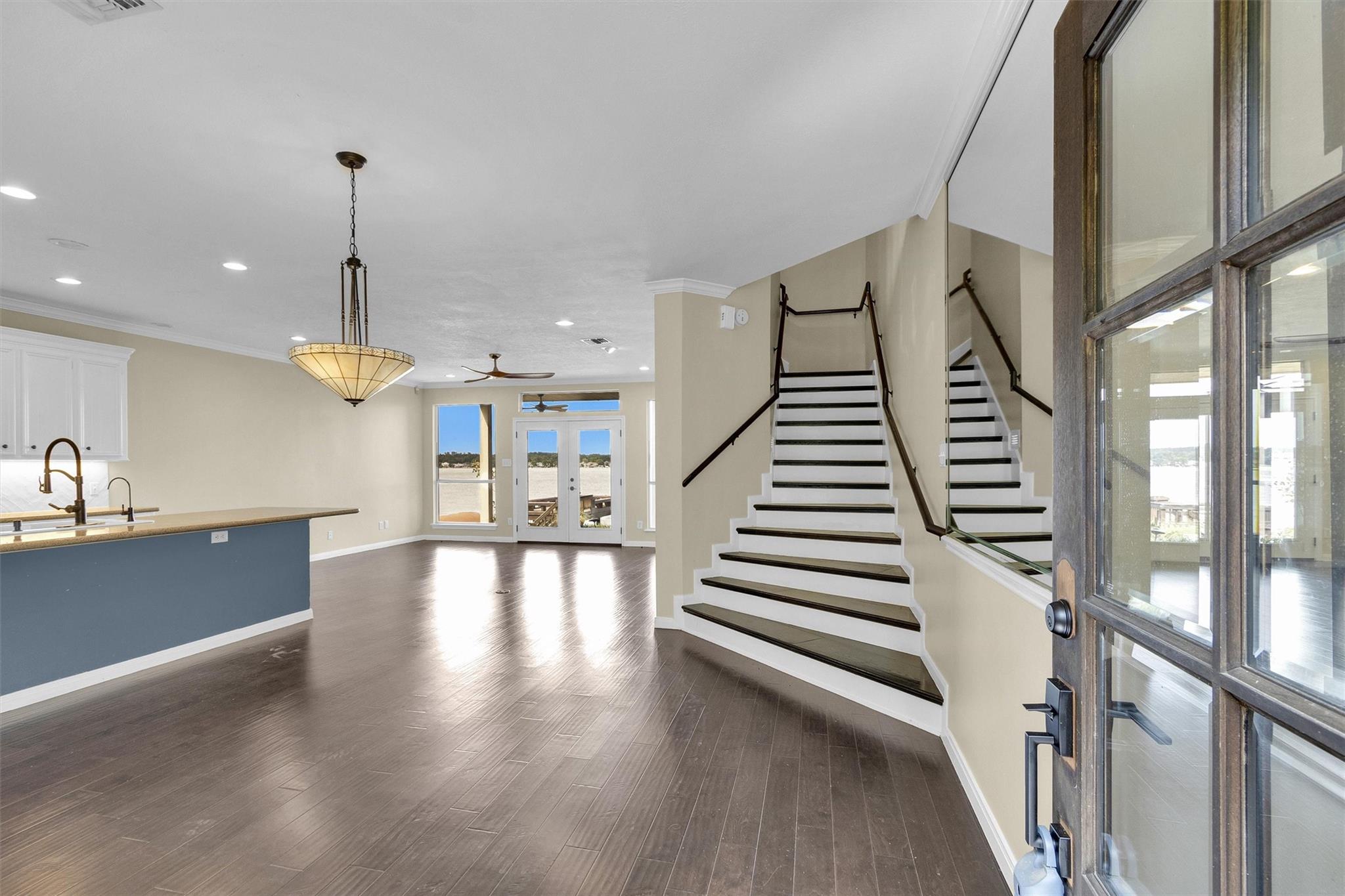1130 Lake View Drive