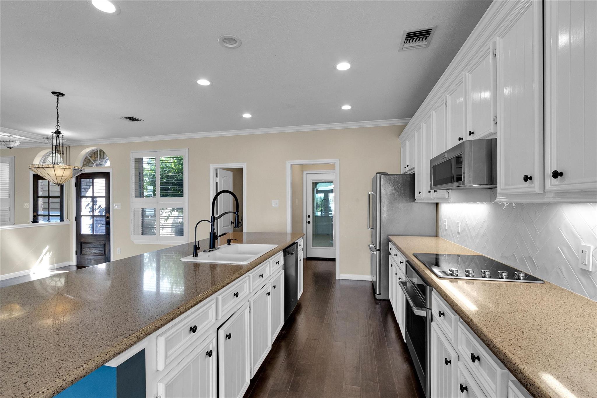 1130 Lake View Drive