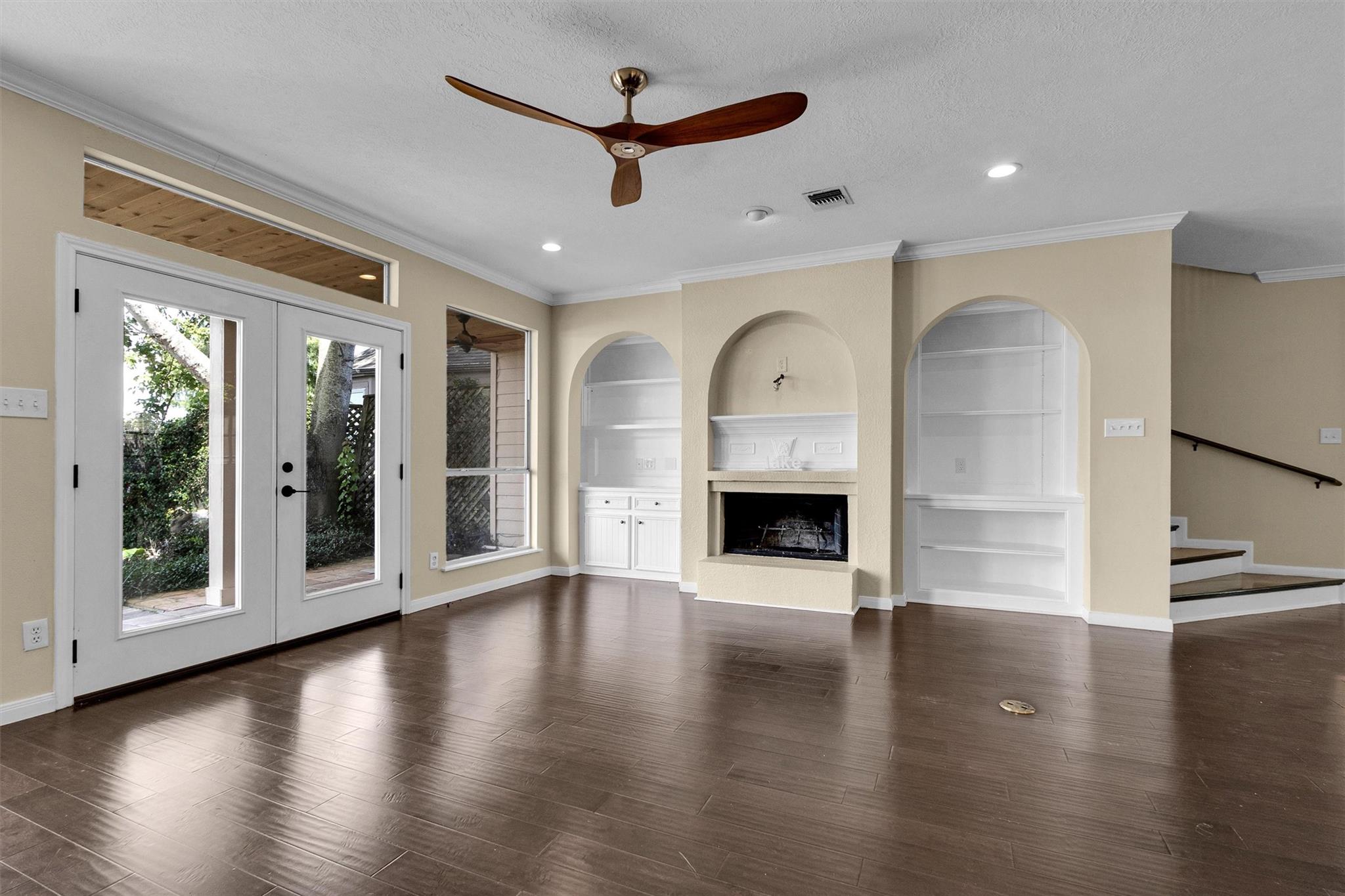 1130 Lake View Drive