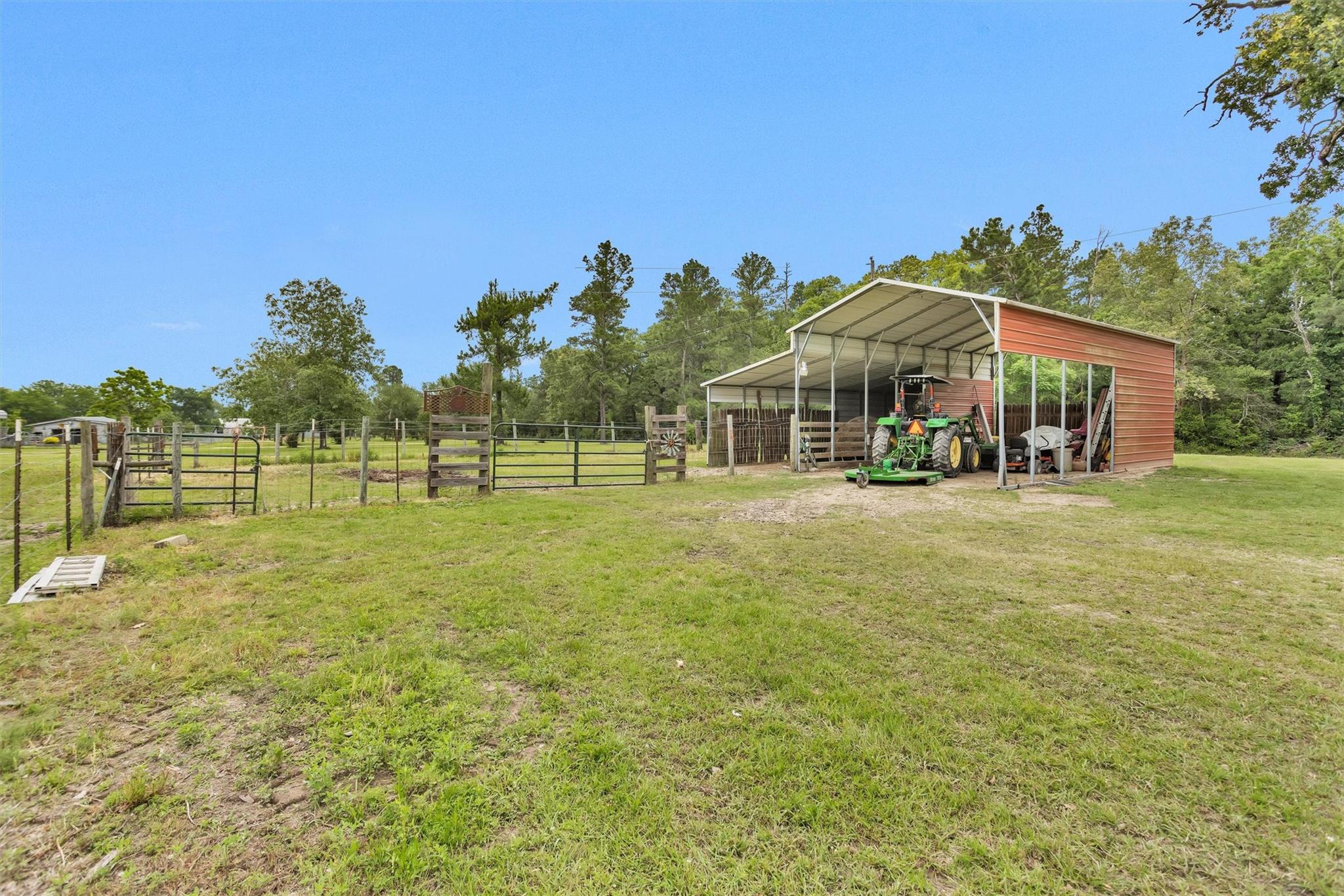 2955 Hogg Extension