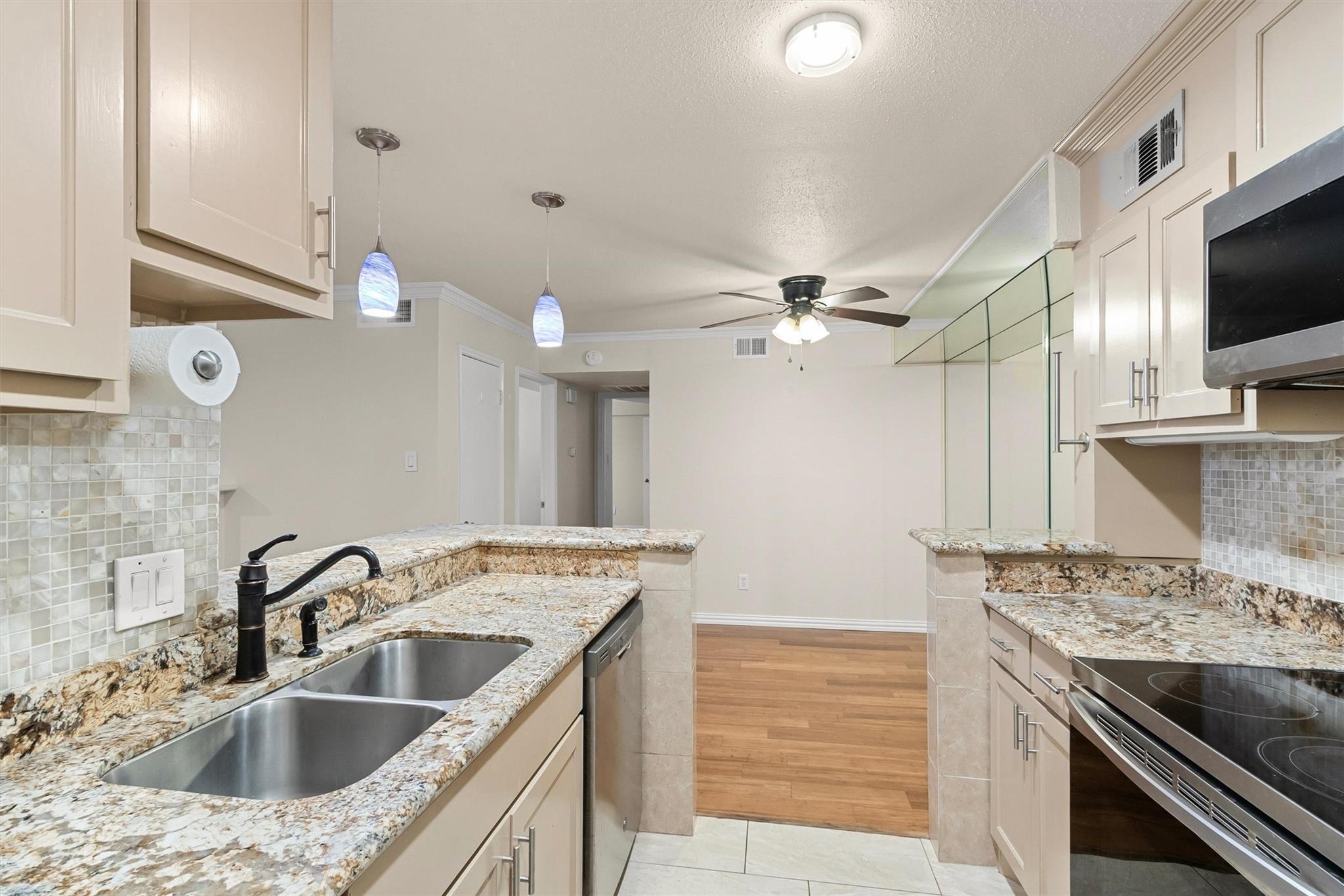 4635 Wild Indigo Street # 512