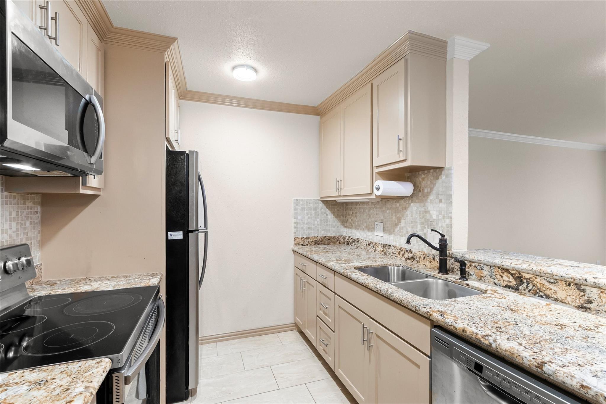 4635 Wild Indigo Street # 512