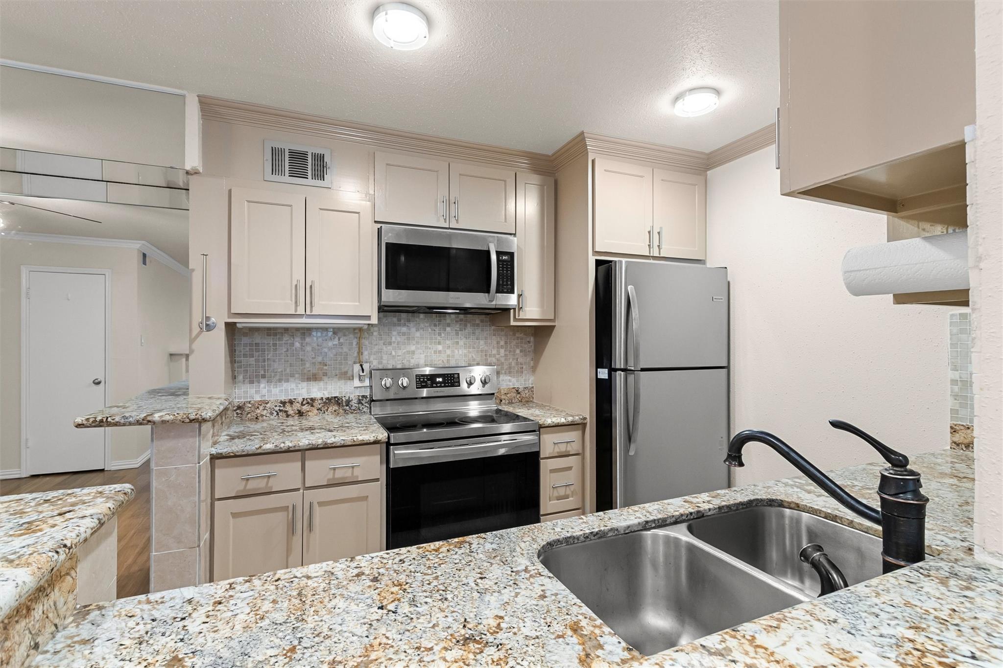 4635 Wild Indigo Street # 512