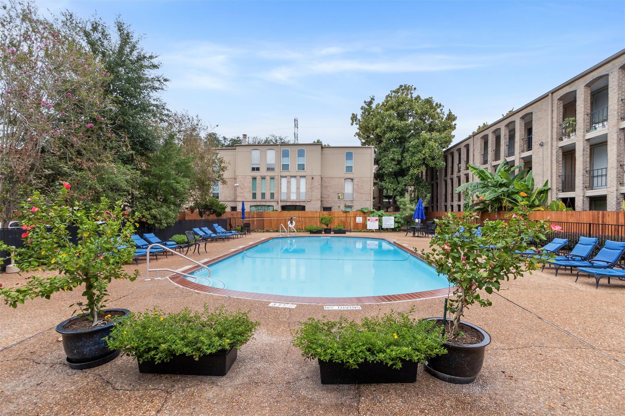 4635 Wild Indigo Street # 512