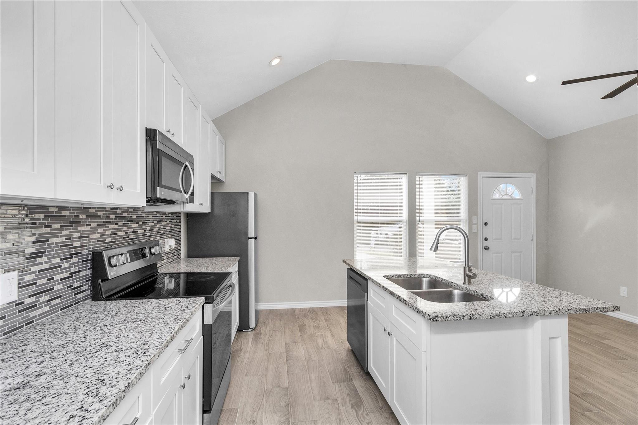 16706 E Hammon