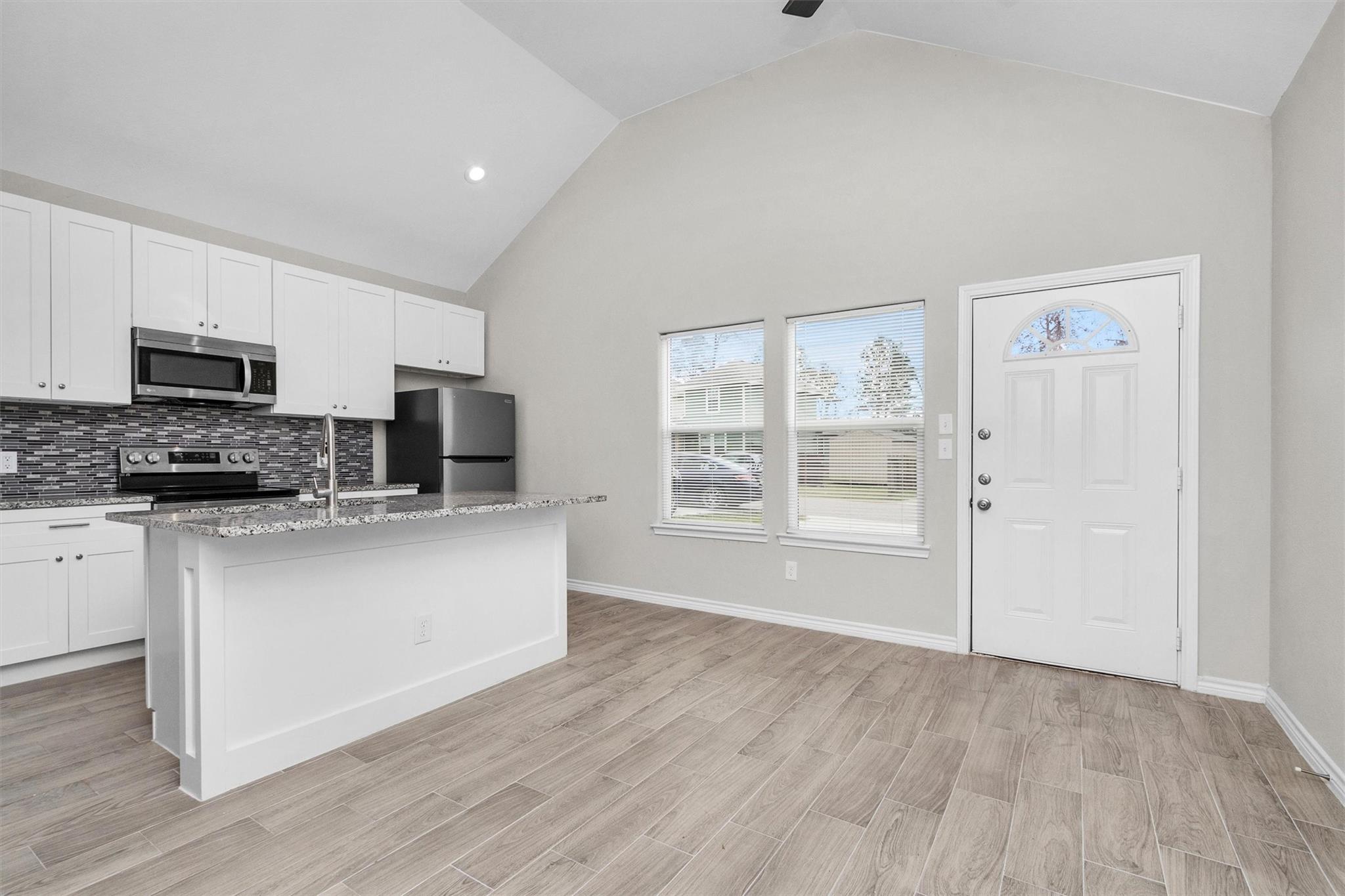 16706 E Hammon