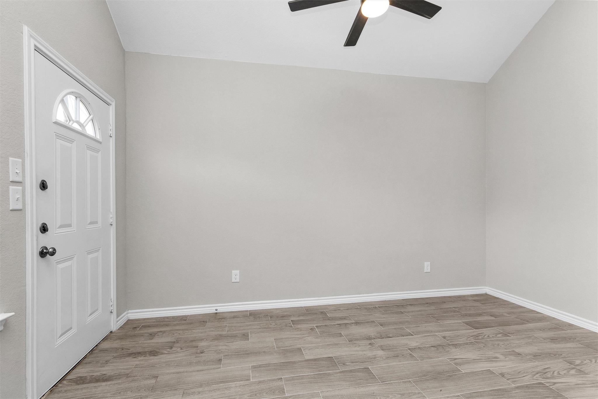 16706 E Hammon