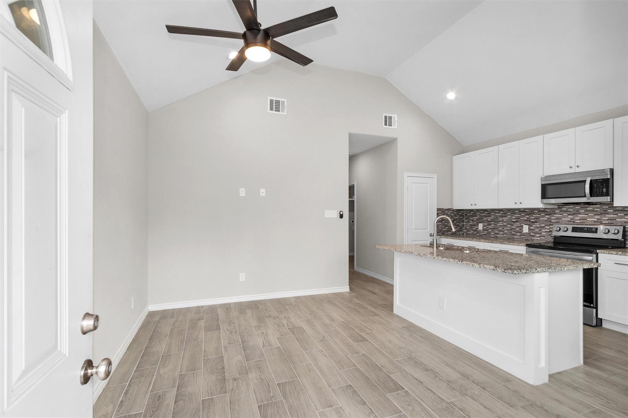 16706 E Hammon