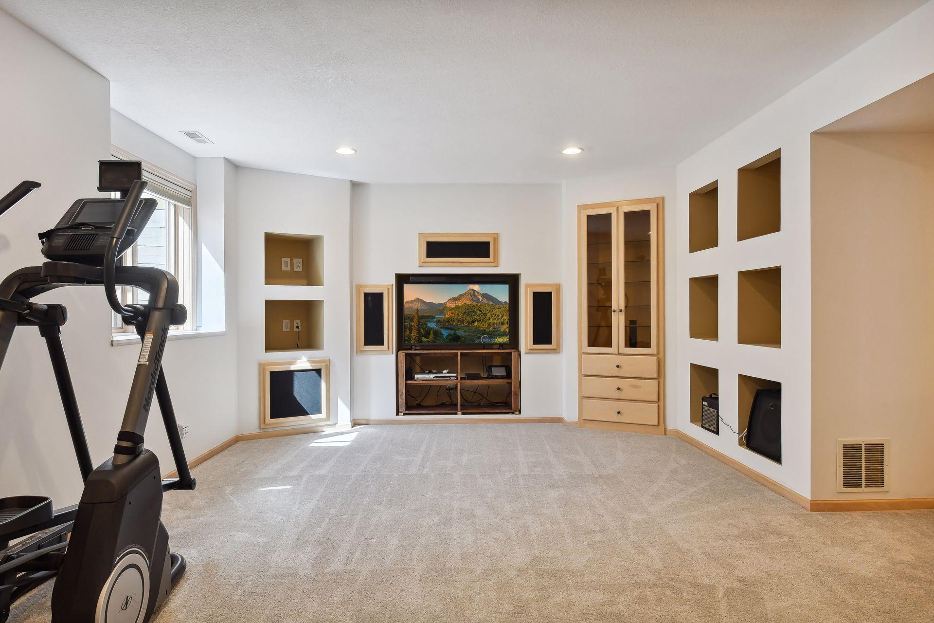 17987 Clear Spring Lane