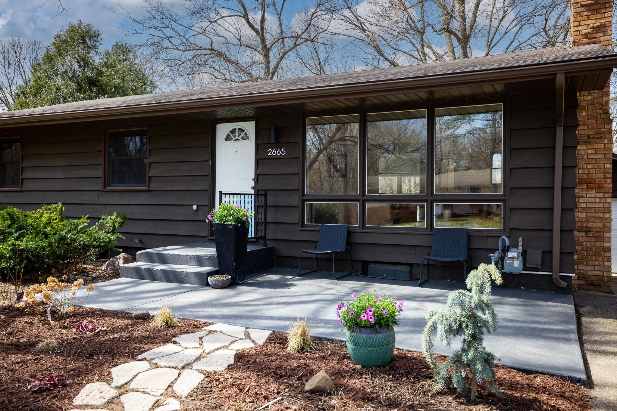 2665 Larch Lane N