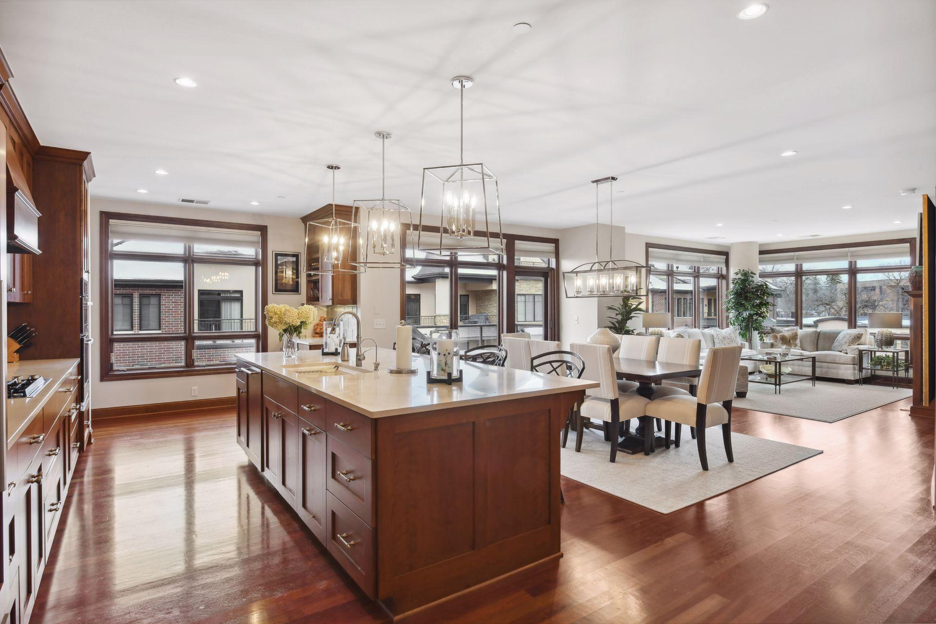 875 Lake Street N Unit: 301