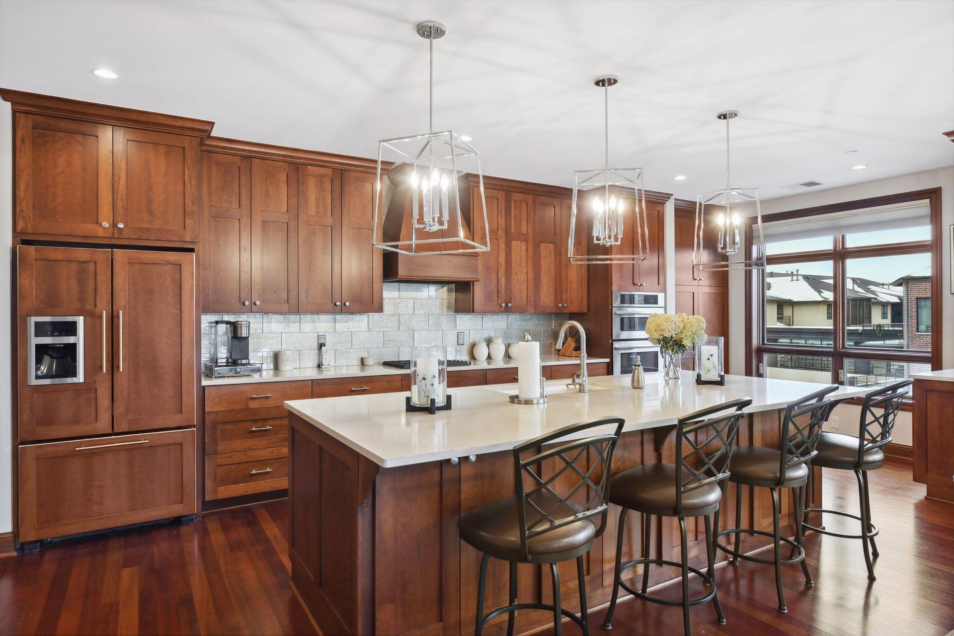 875 Lake Street N Unit: 301