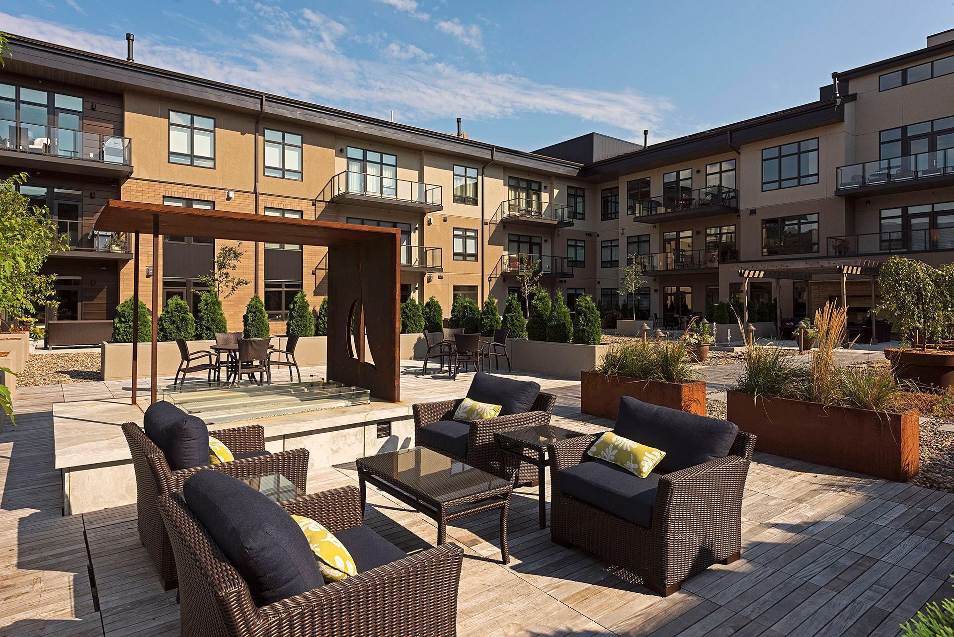 875 Lake Street N Unit: 301