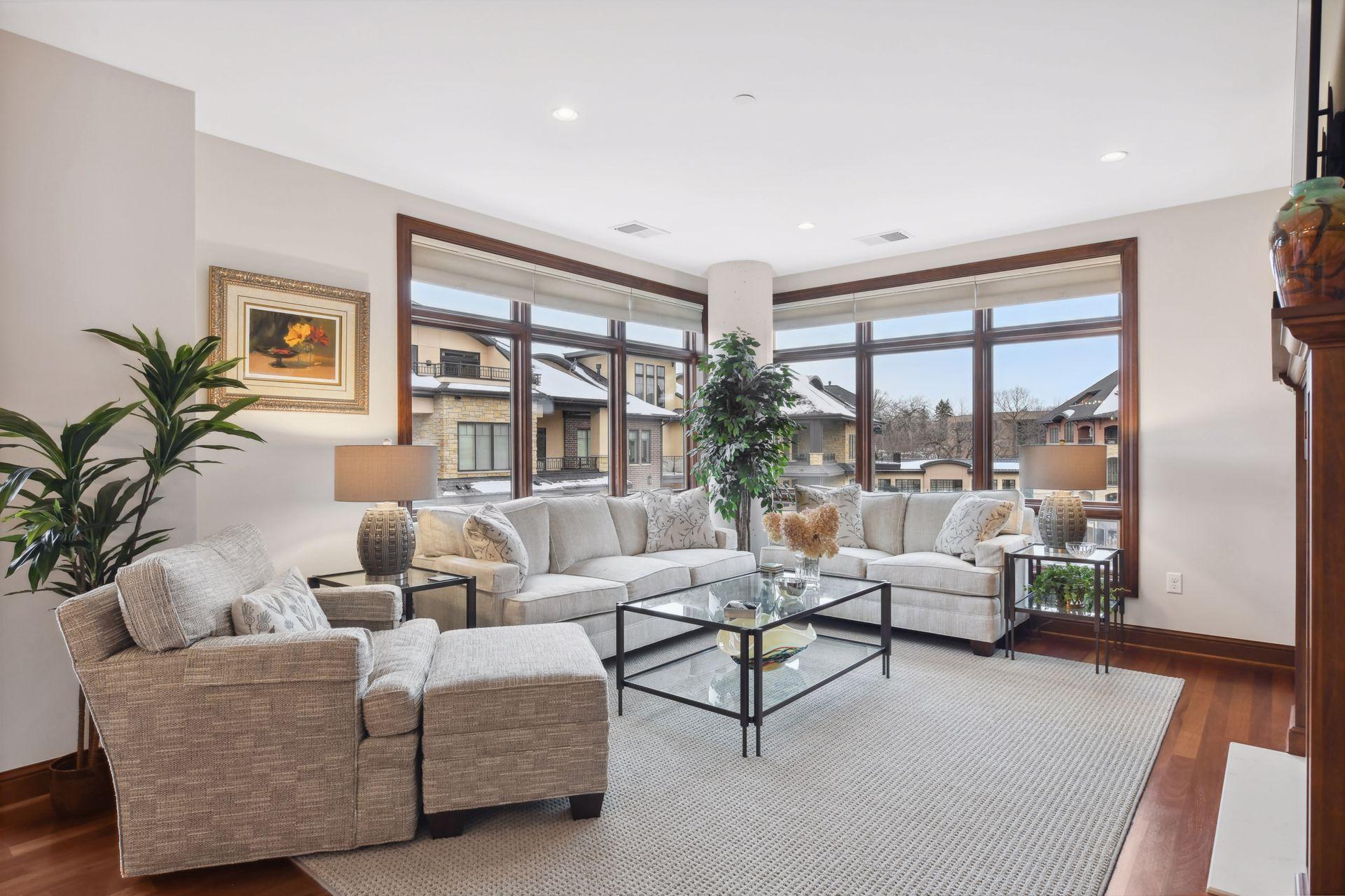 875 Lake Street N Unit: 301