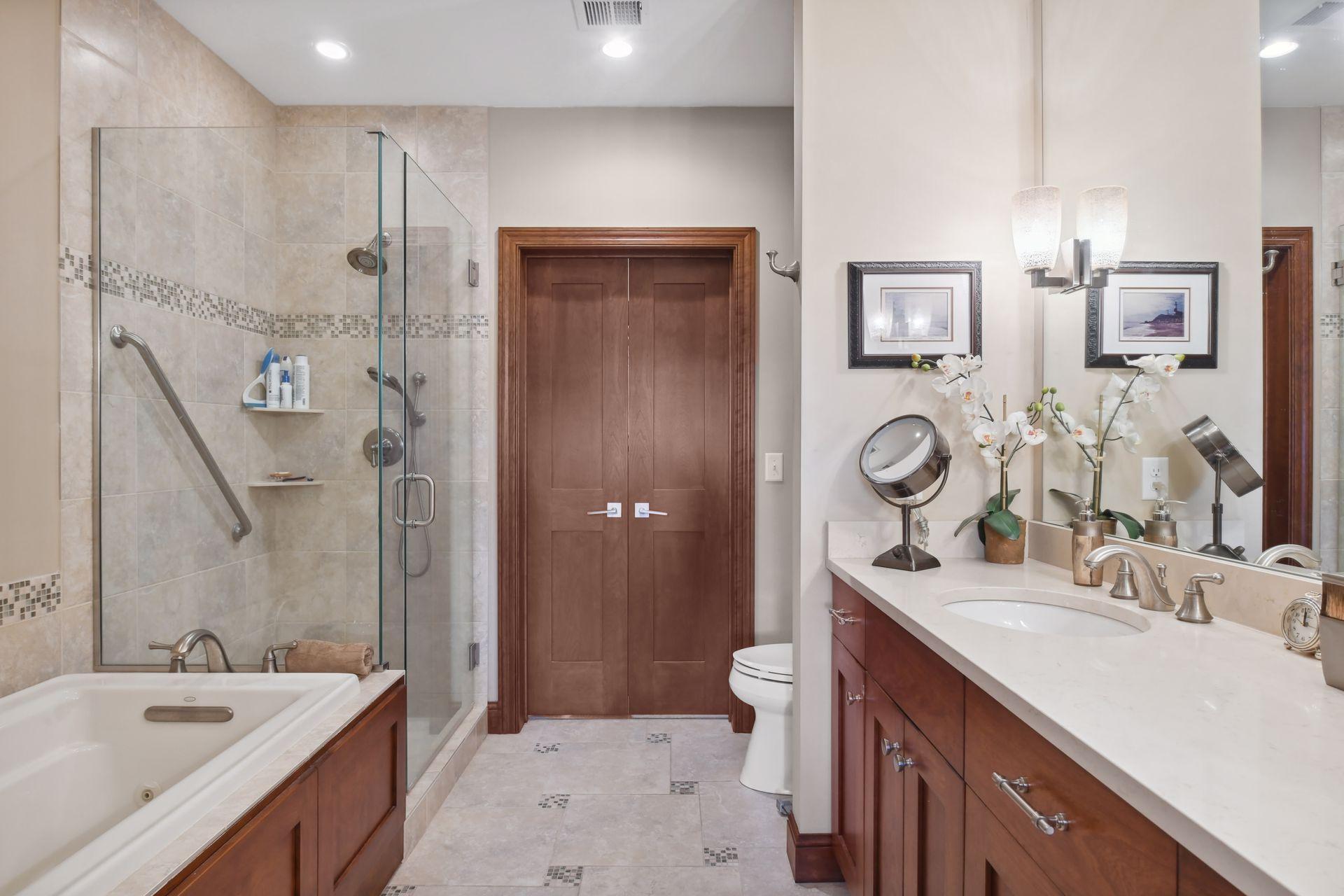 875 Lake Street N Unit: 301