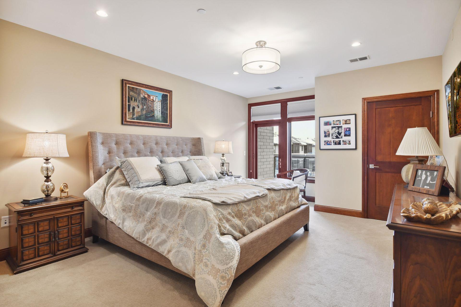 875 Lake Street N Unit: 301