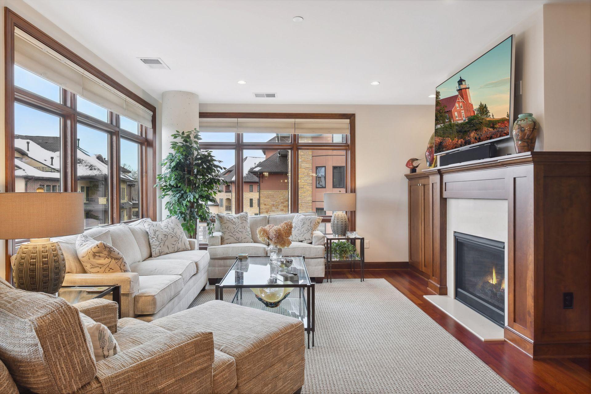 875 Lake Street N Unit: 301