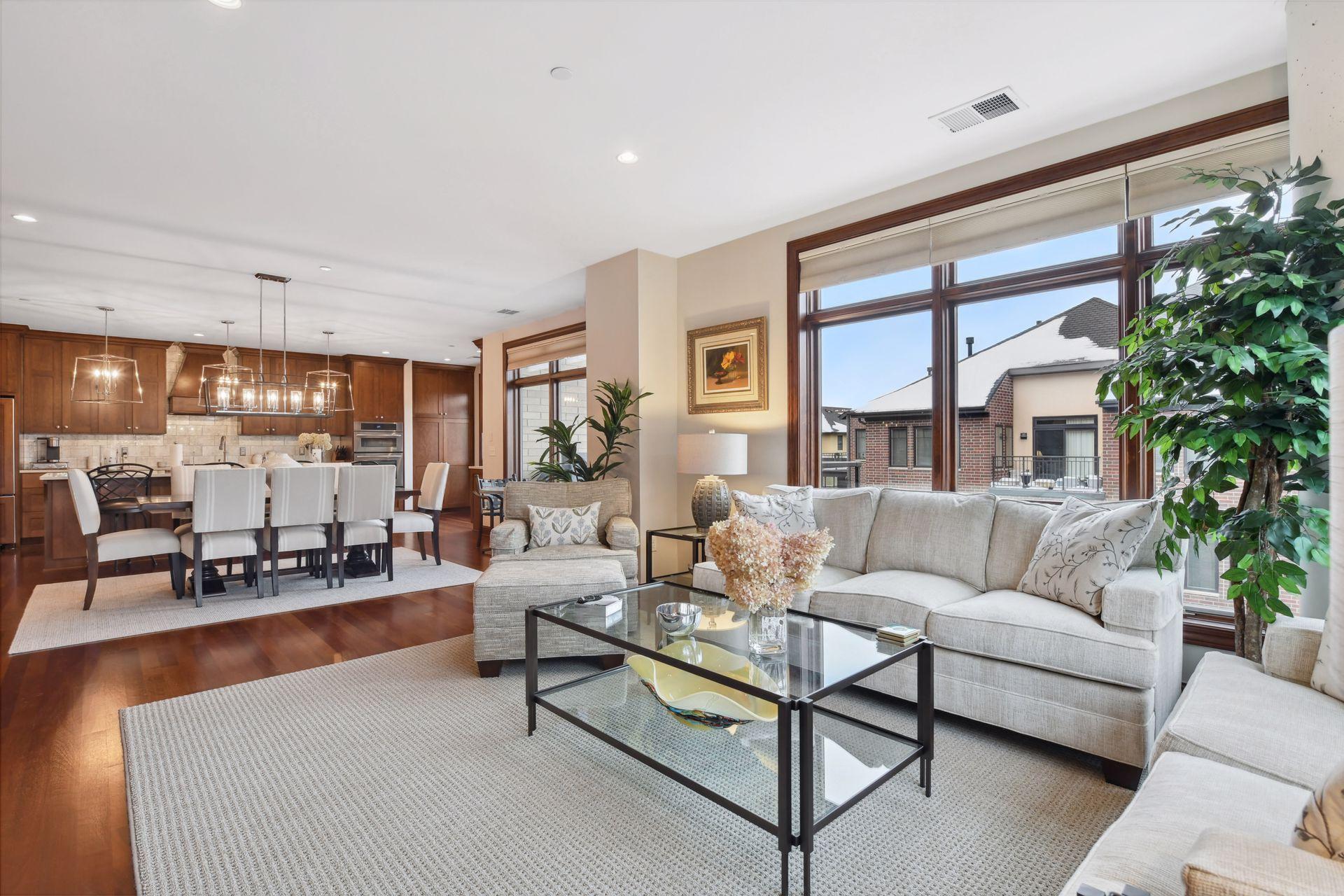 875 Lake Street N Unit: 301