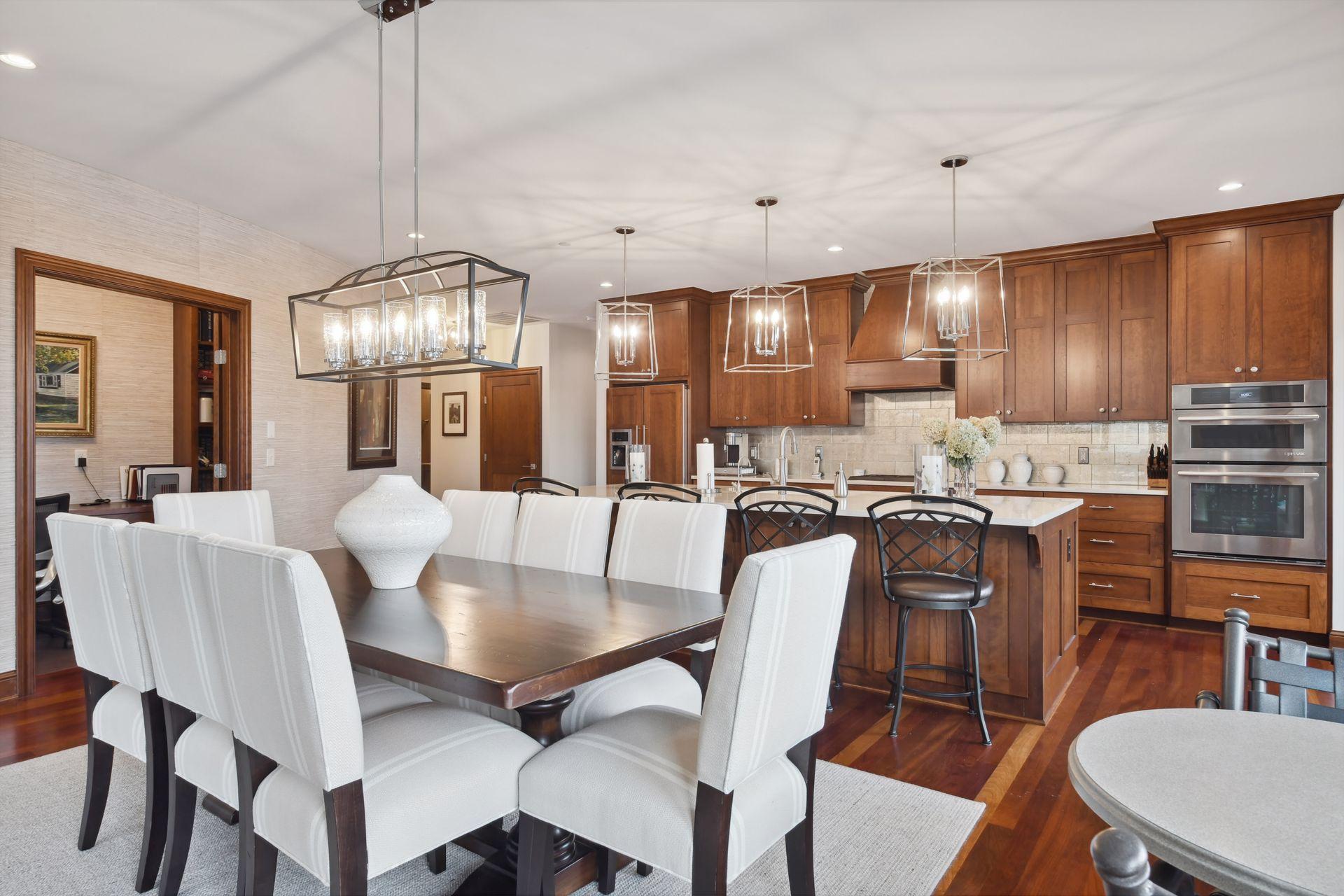875 Lake Street N Unit: 301