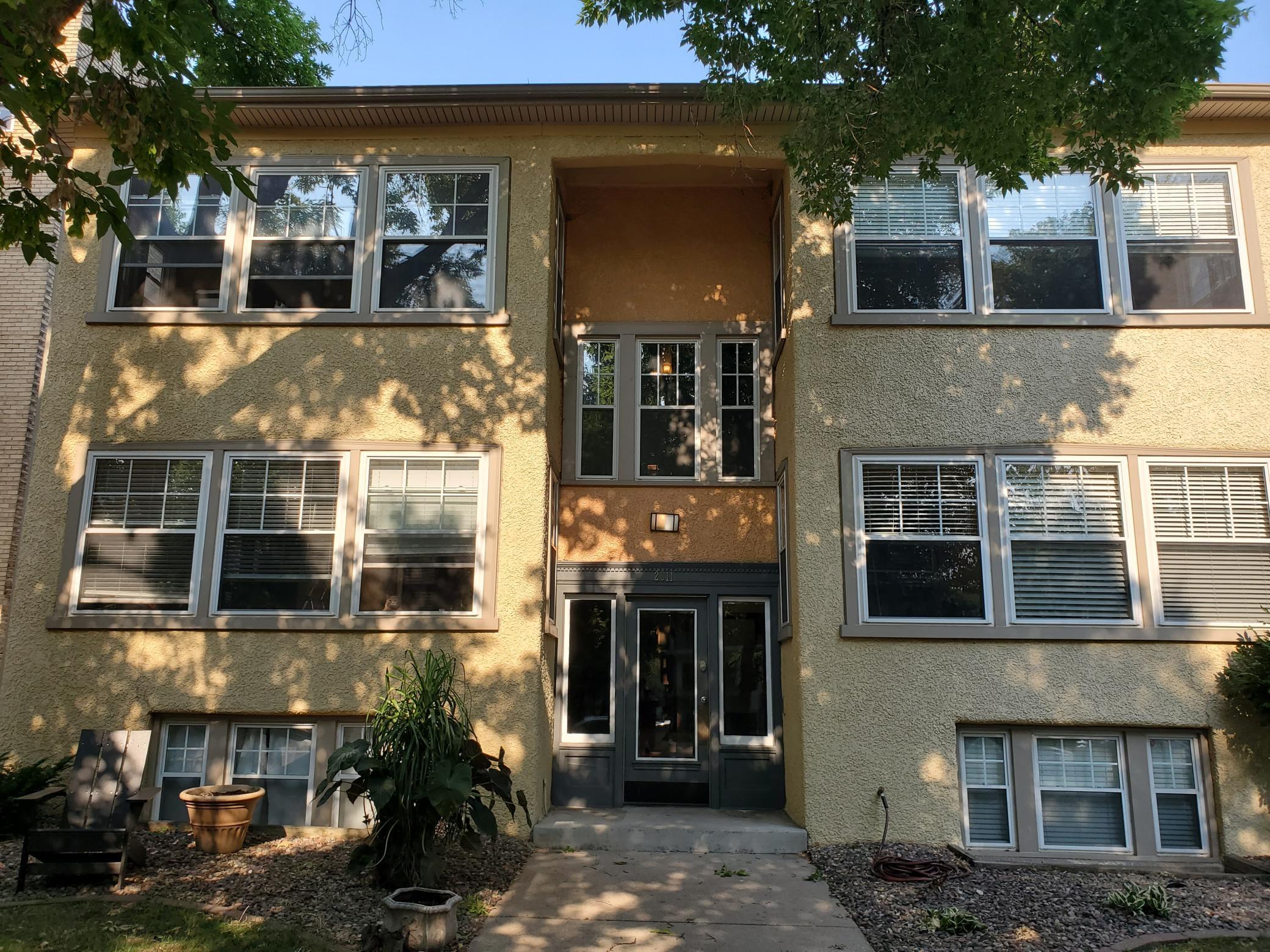 2011 Emerson Avenue S Unit: 201
